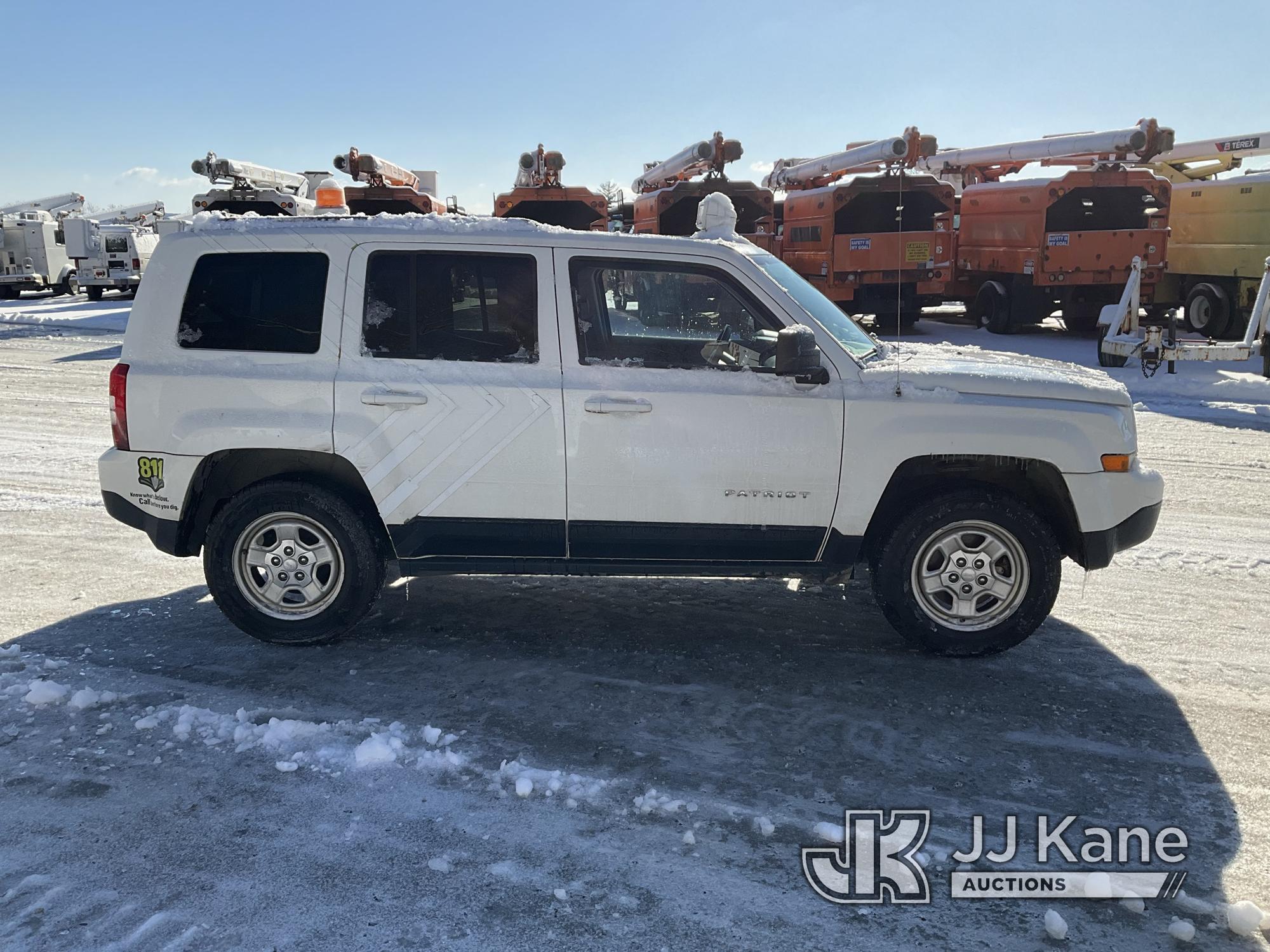 (Shrewsbury, MA) 2013 Jeep Patriot 4x4 4-Door Sport Utility Vehicle Runs & Moves) (Check Engine Ligh