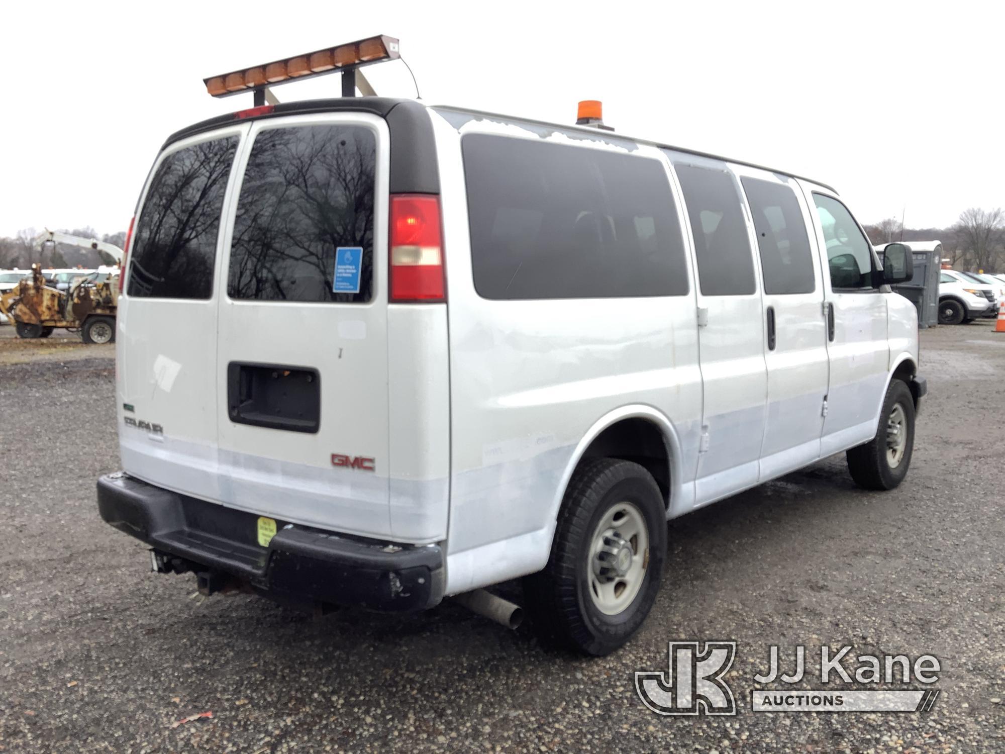 (Plymouth Meeting, PA) 2010 GMC Savana G3500 Cargo Van Runs & Moves, Body & Rust Damage