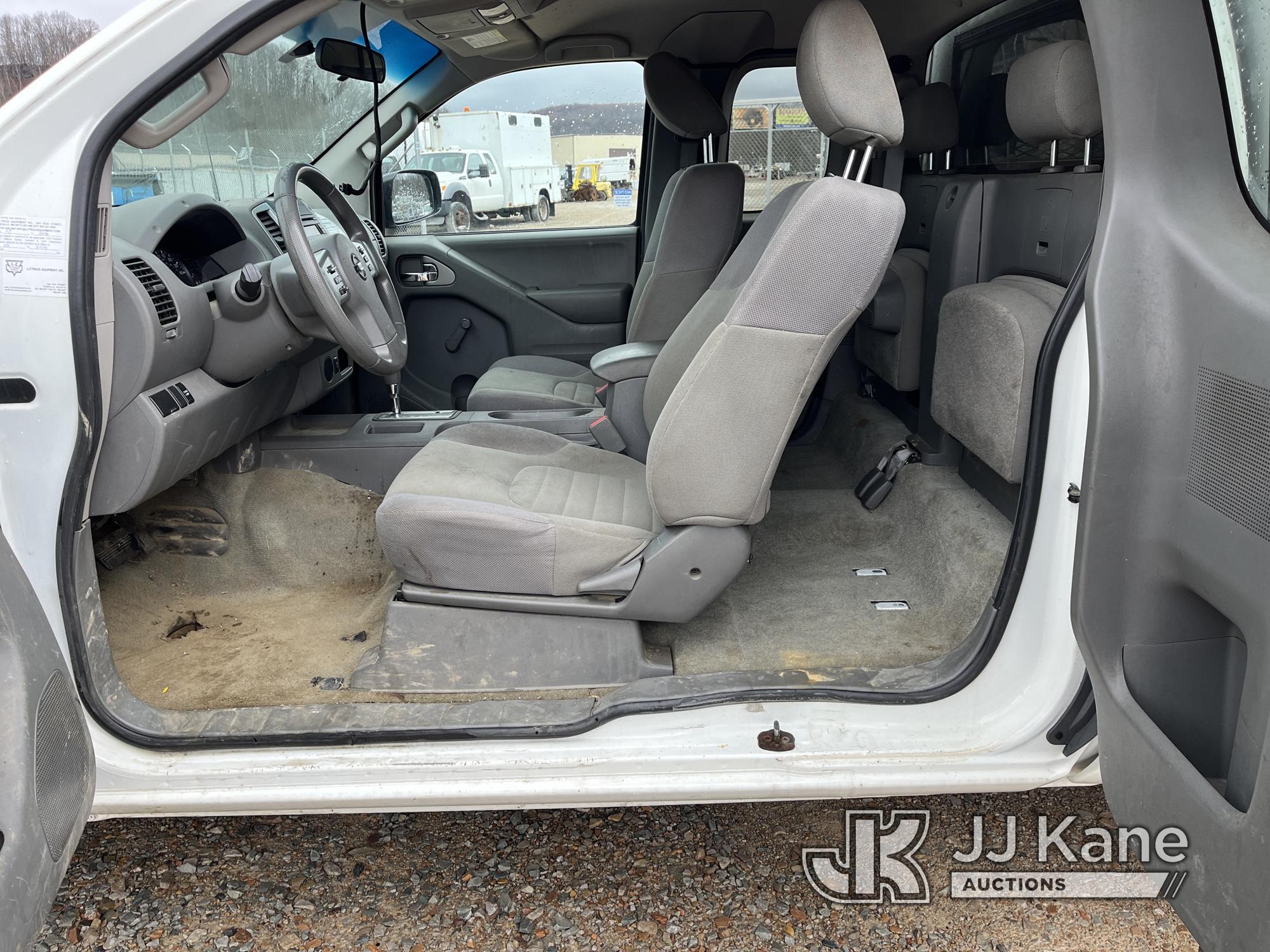 (Smock, PA) 2016 Nissan Frontier Extended-Cab Pickup Truck Runs & Moves, Rust & Paint Damage