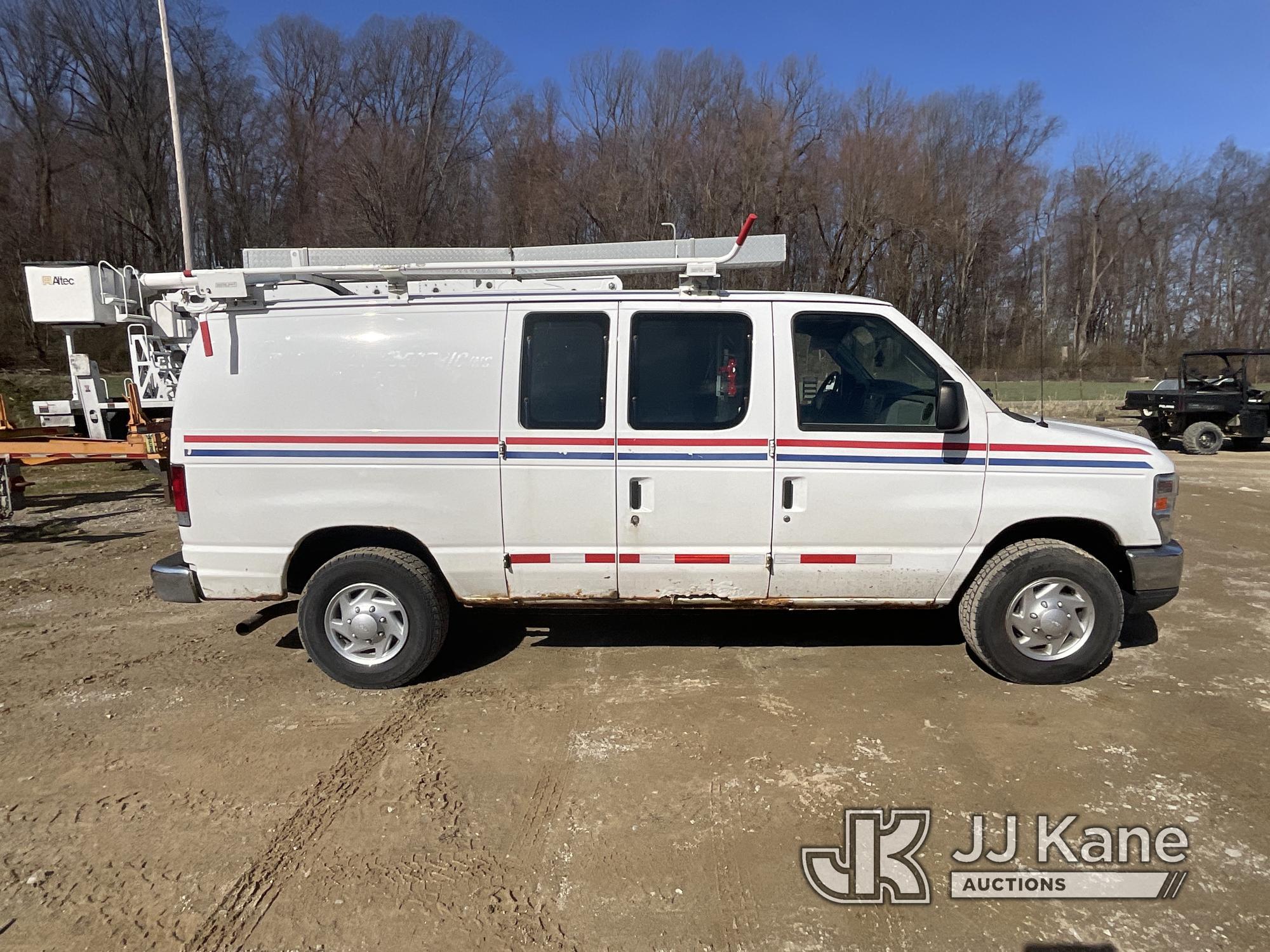 (Munroe Falls, OH) 2012 Ford E350 Cargo Van Runs & Moves) (Rust Damage