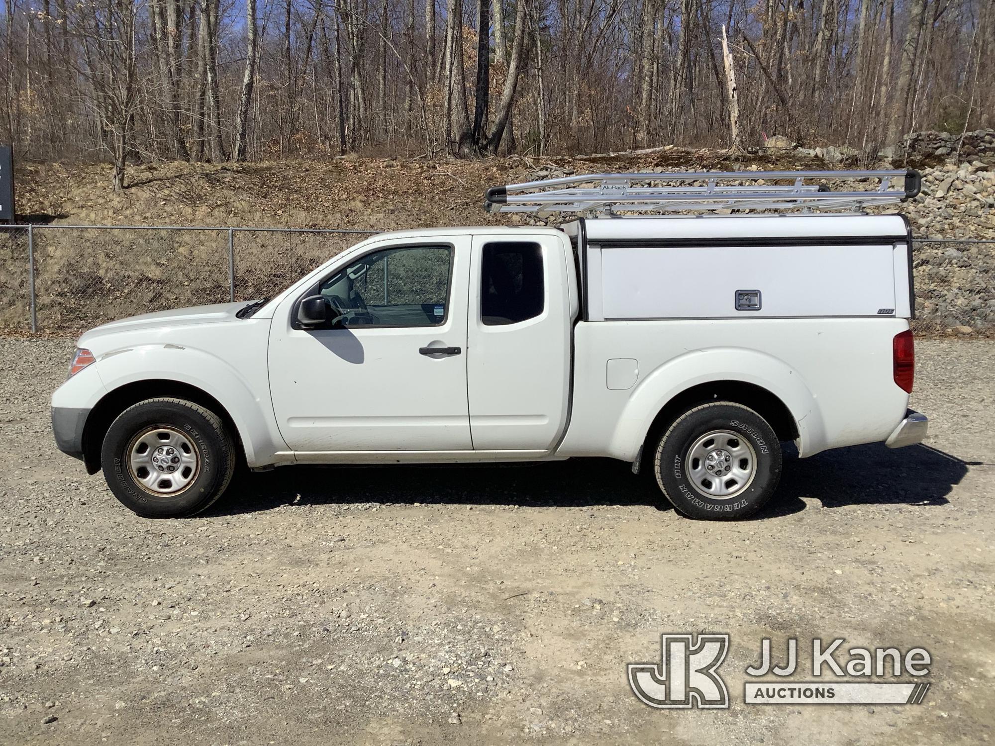 (Shrewsbury, MA) 2016 Nissan Frontier Extended-Cab Pickup Truck Runs & Moves) (Body & Rust Damage, M