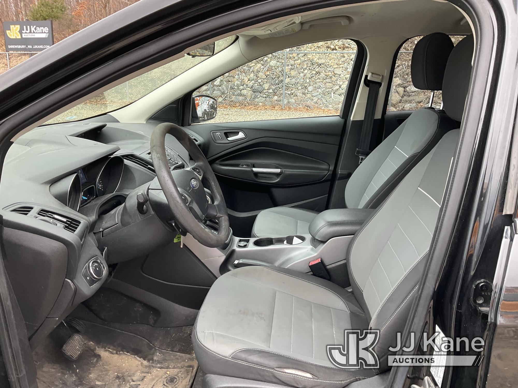 (Shrewsbury, MA) 2013 Ford Escape 4x4 4-Door Sport Utility Vehicle Runs & Moves) (Rust Damage