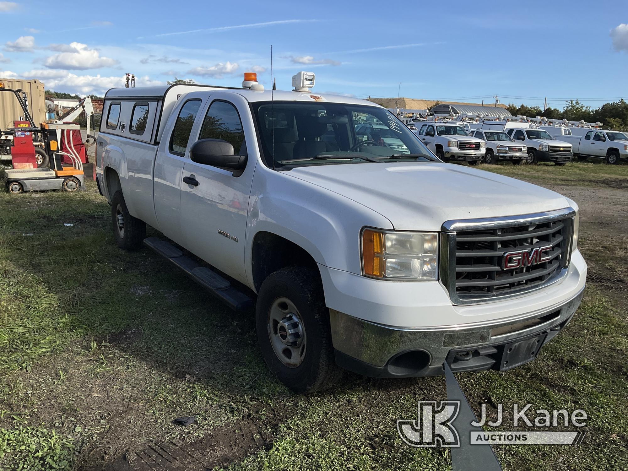 (Bellport, NY) 2010 GMC Sierra 2500HD 4x4 Extended-Cab Pickup Truck Runs & Moves, Body & Rust Damage