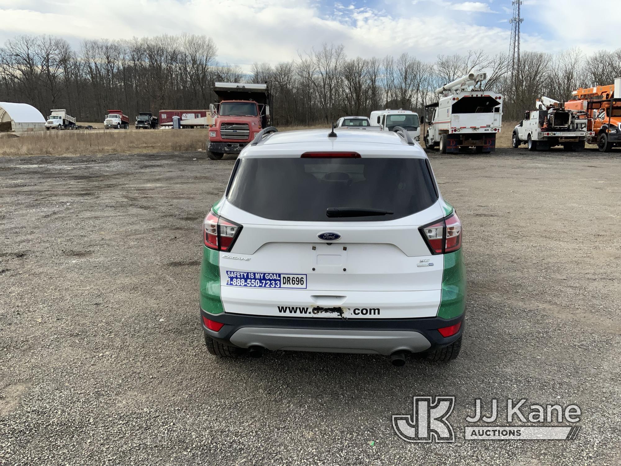 (Ashland, OH) 2018 Ford Escape AWD 4-Door Sport Utility Vehicle Runs & Moves) (Body Damage