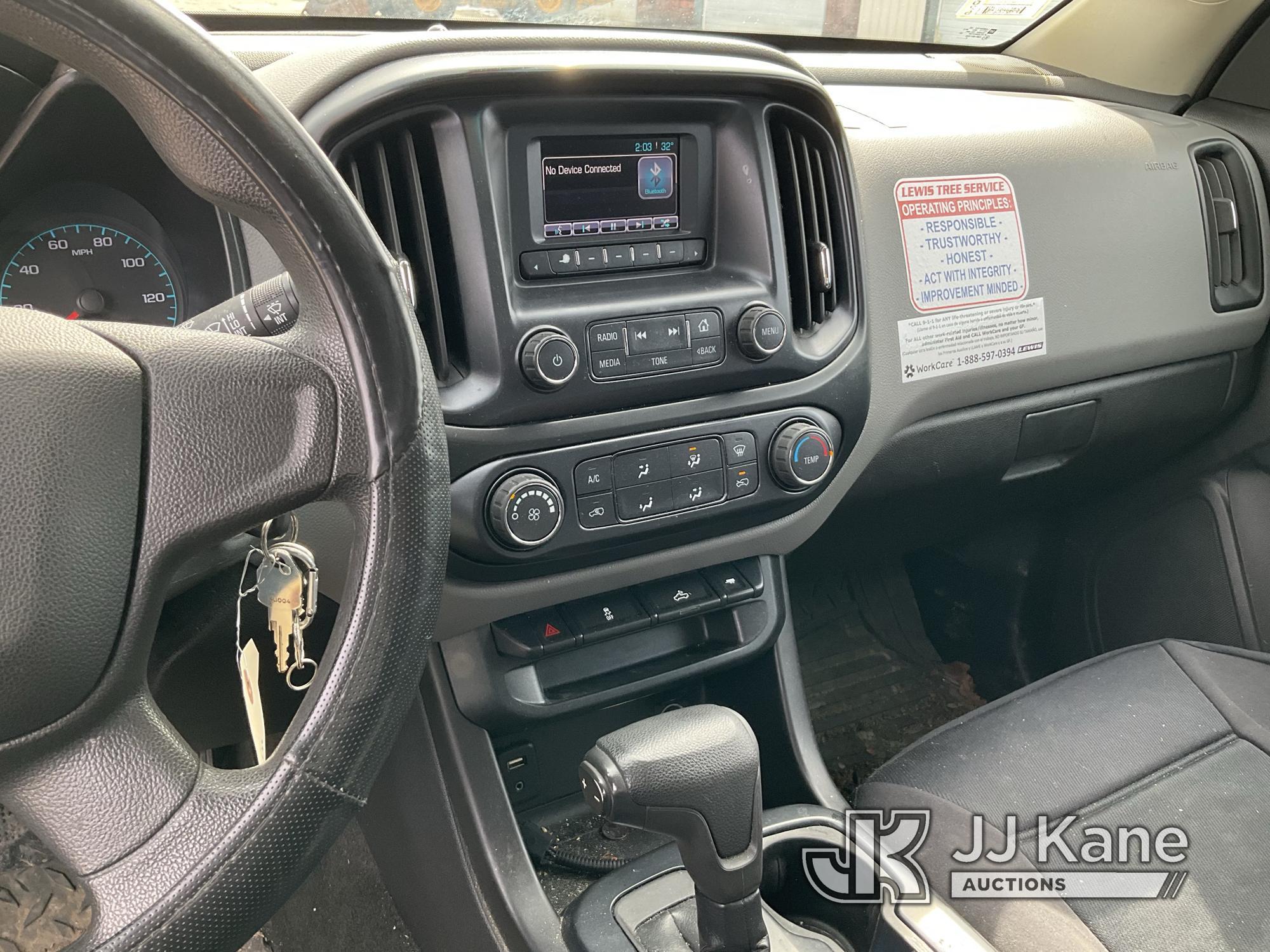 (Wells, ME) 2016 Chevrolet Colorado 4x4 Crew-Cab Pickup Truck Runs & Moves) (Jump To Start, Body Dam