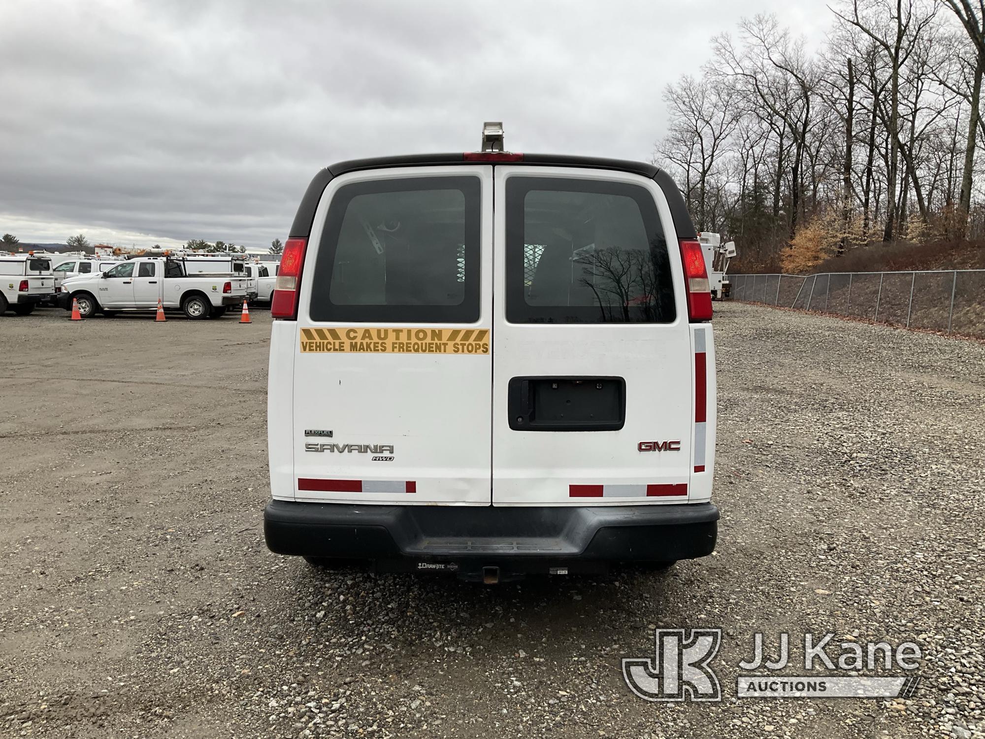 (Shrewsbury, MA) 2010 GMC Savana G1500 AWD Cargo Van Runs & Moves) (Rust Damage