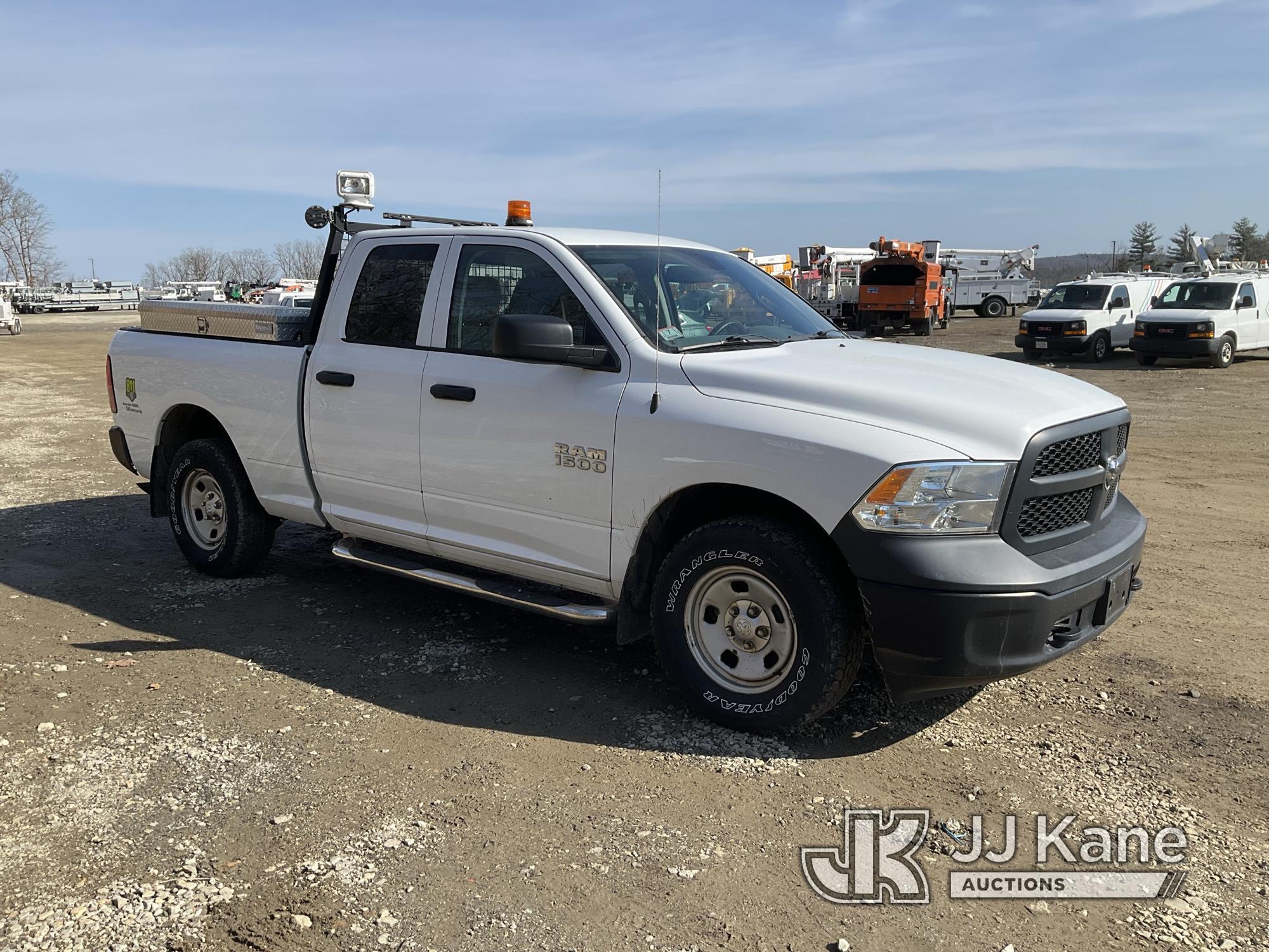 (Shrewsbury, MA) 2015 RAM 1500 4x4 Extended-Cab Pickup Truck Runs & Moves) (Rust Damage