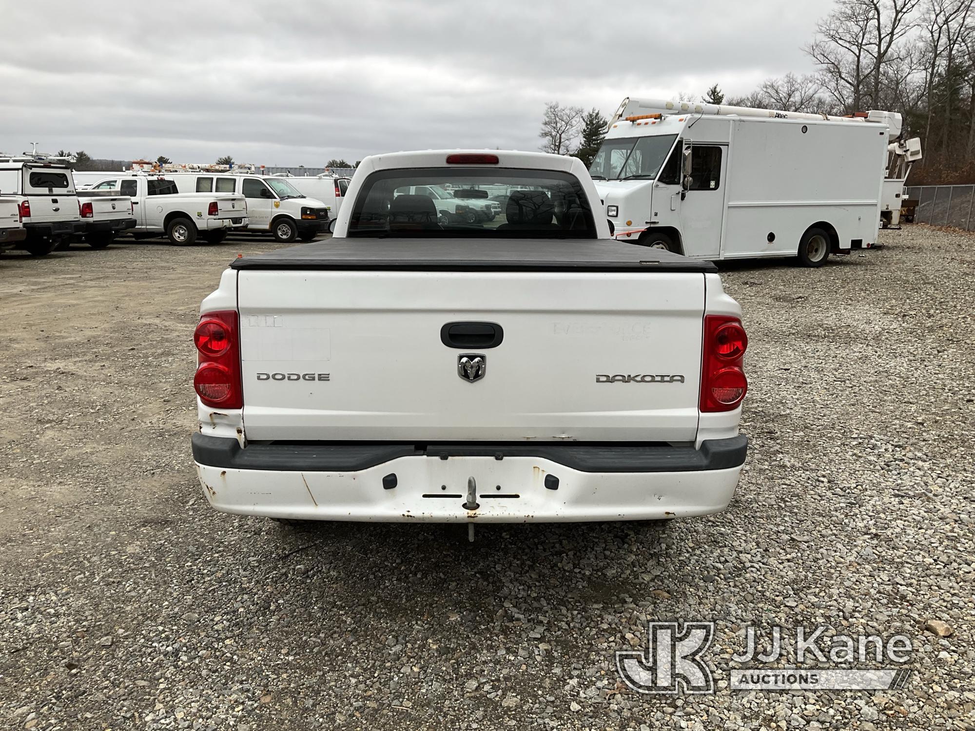 (Shrewsbury, MA) 2011 Dodge Dakota 4x4 Extended-Cab Pickup Truck Runs & Moves) (Bad Battery, Rust Da