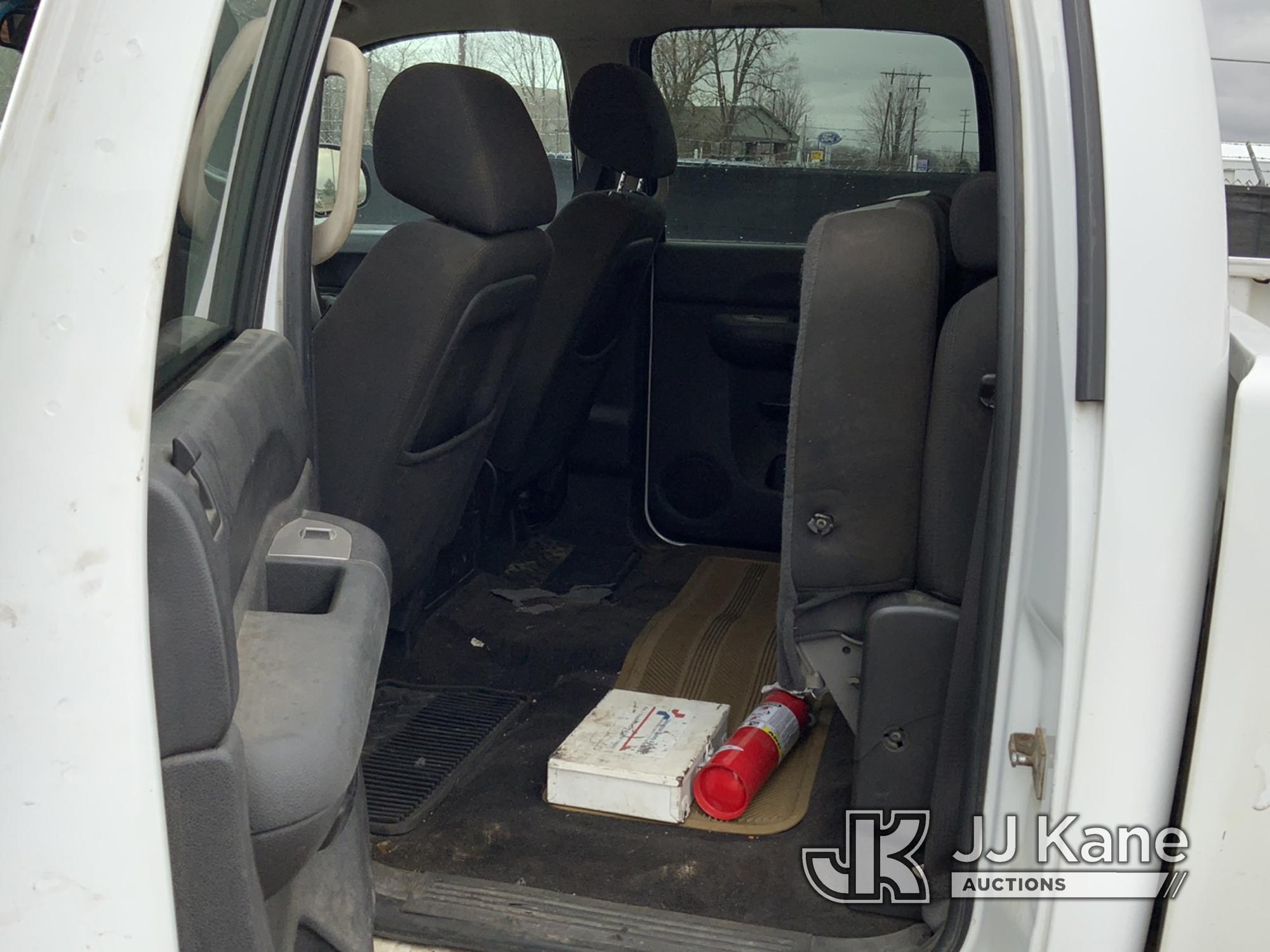 (Charlotte, MI) 2010 Chevrolet Silverado 1500 4x4 Crew-Cab Pickup Truck Runs, Moves, Rust, Body Dama