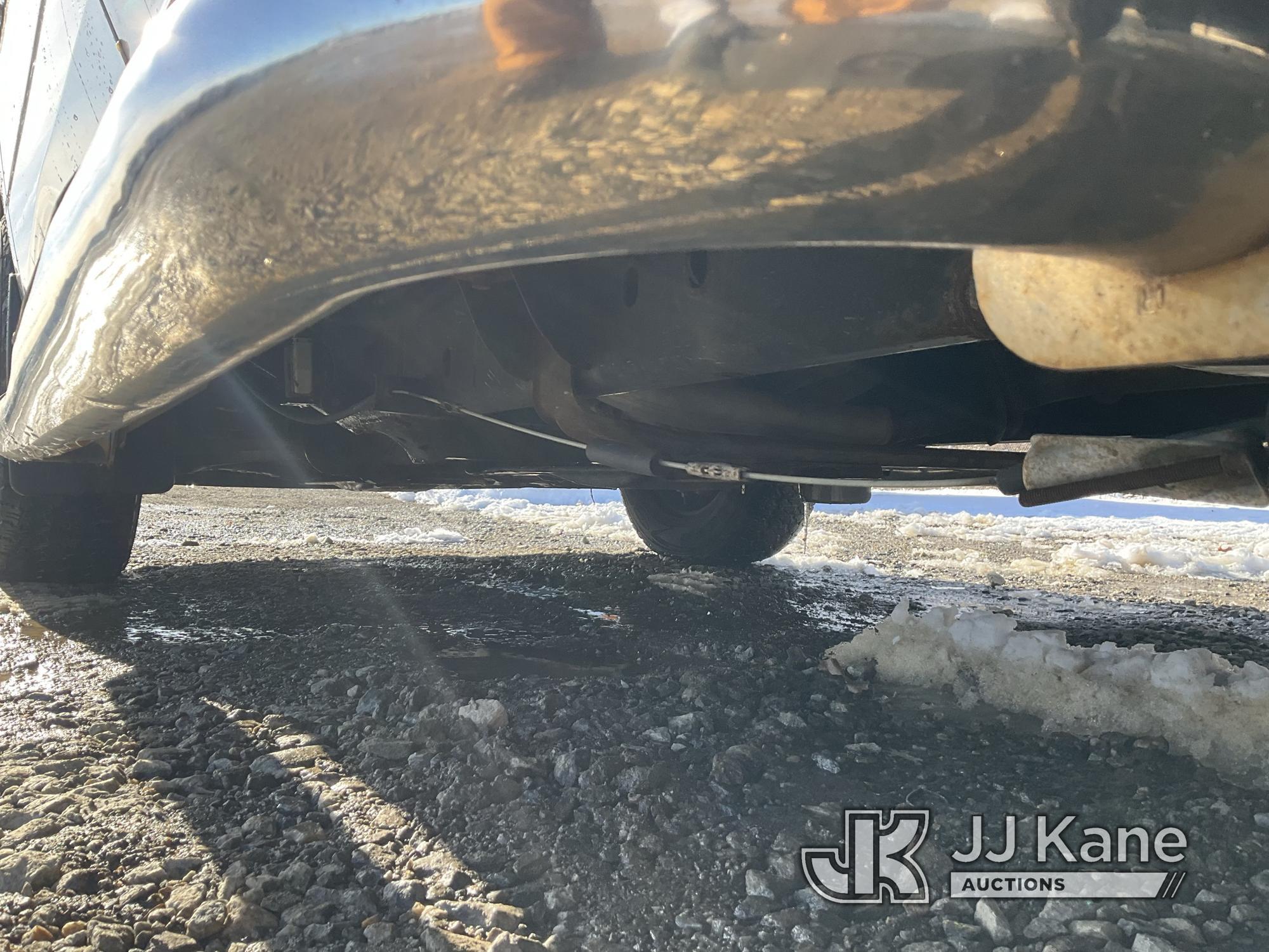 (Shrewsbury, MA) 2015 RAM 1500 4x4 Extended-Cab Pickup Truck Runs & Moves) (Rust Damage