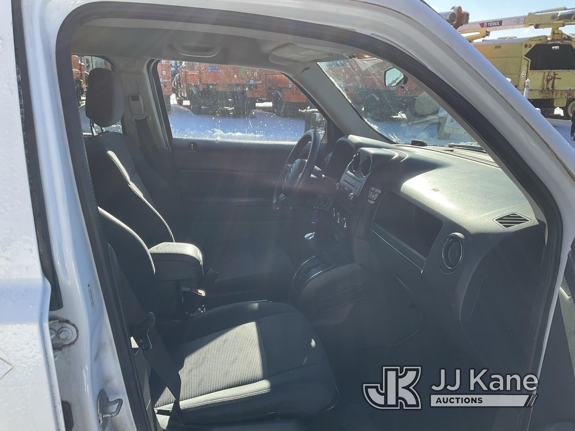 (Shrewsbury, MA) 2013 Jeep Patriot 4x4 4-Door Sport Utility Vehicle Runs & Moves) (Check Engine Ligh