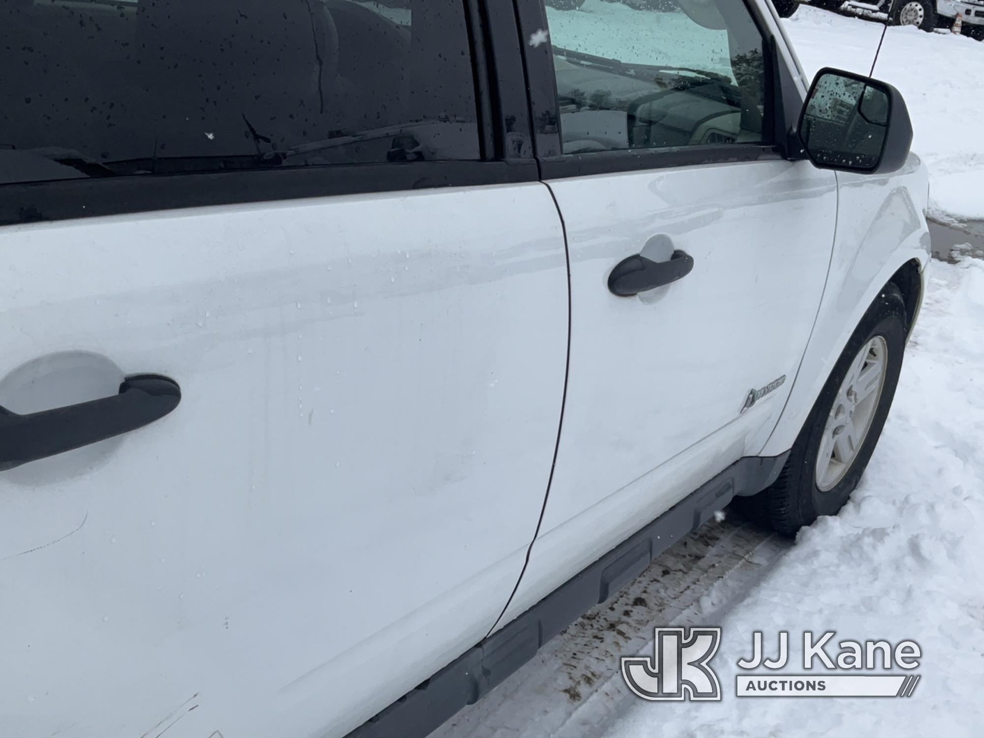 (Bellport, NY) 2010 Ford Escape Hybrid 4x4 4-Door Sport Utility Vehicle Runs & Moves, NO BRAKES, Eng