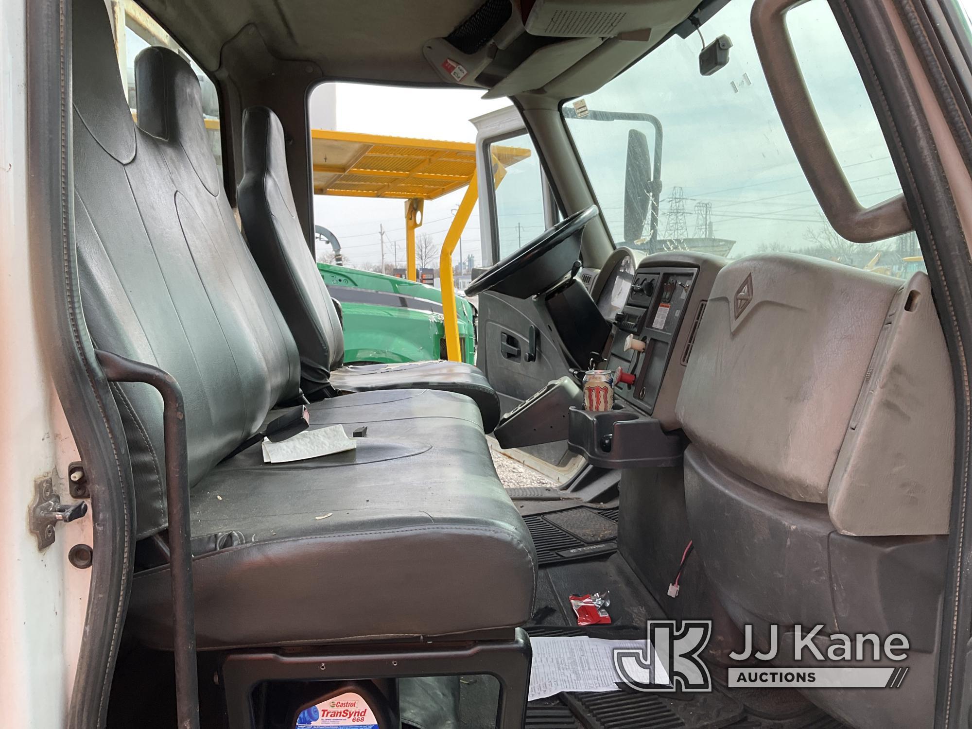 (Plymouth Meeting, PA) Altec DC47-TR, Digger Derrick rear mounted on 2012 International Durastar 430