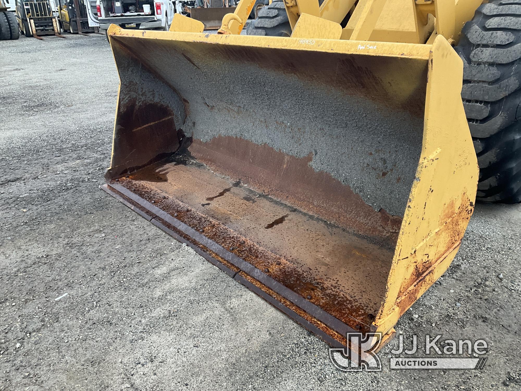 (Plymouth Meeting, PA) 1993 Case W24C Wheel Loader Runs & Operates, Body & Rust Damage, Door Hinge R