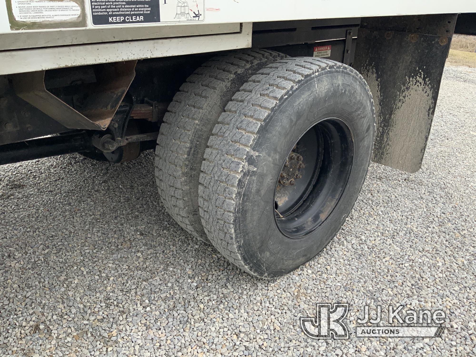 (Fort Wayne, IN) Altec LR760E70, Over-Center Elevator Bucket Truck mounted behind cab on 2013 Ford F