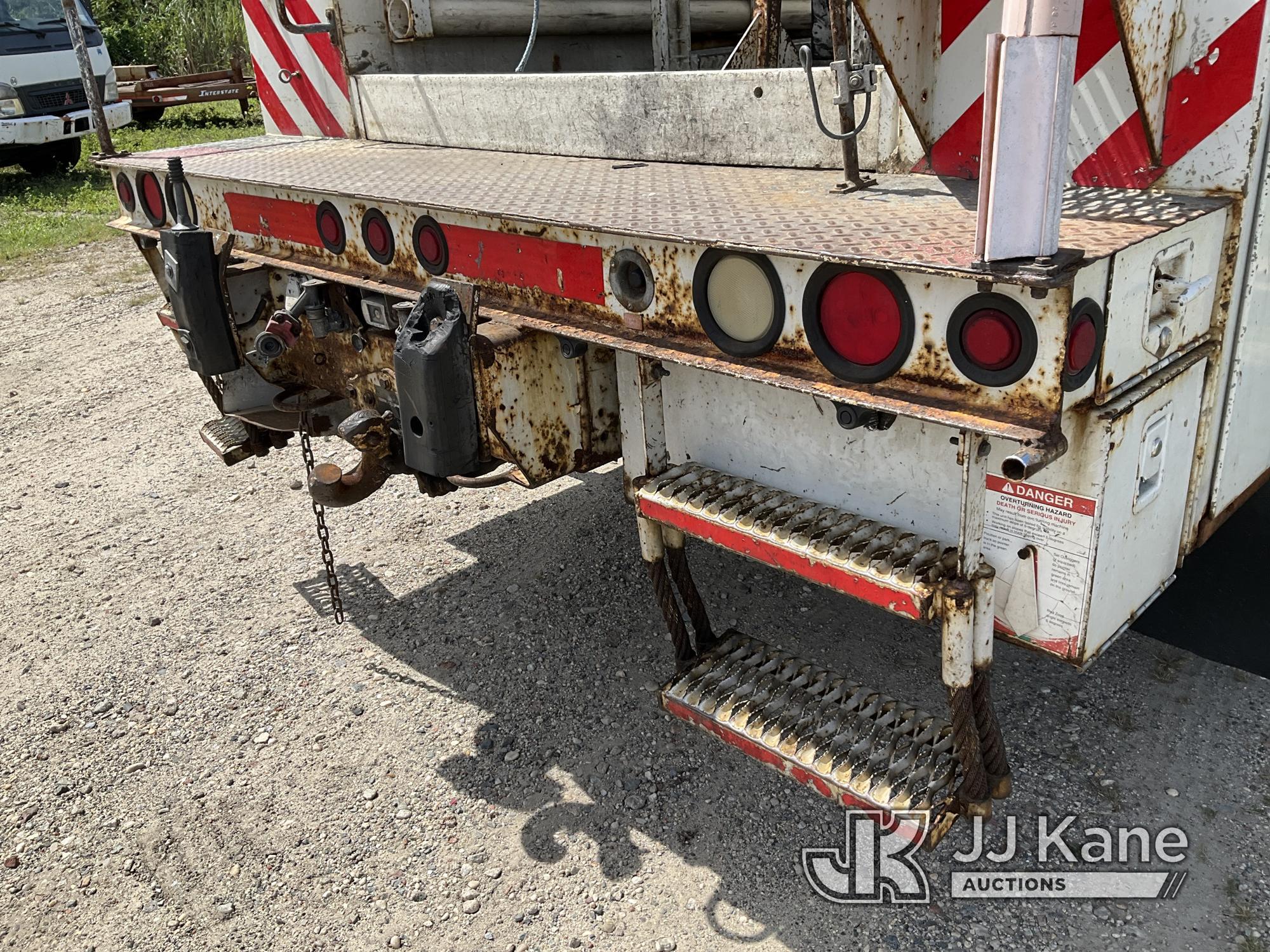 (Bellport, NY) Terex/HiRanger SC42, Over-Center Bucket Truck center mounted on 2006 Ford F750 Utilit