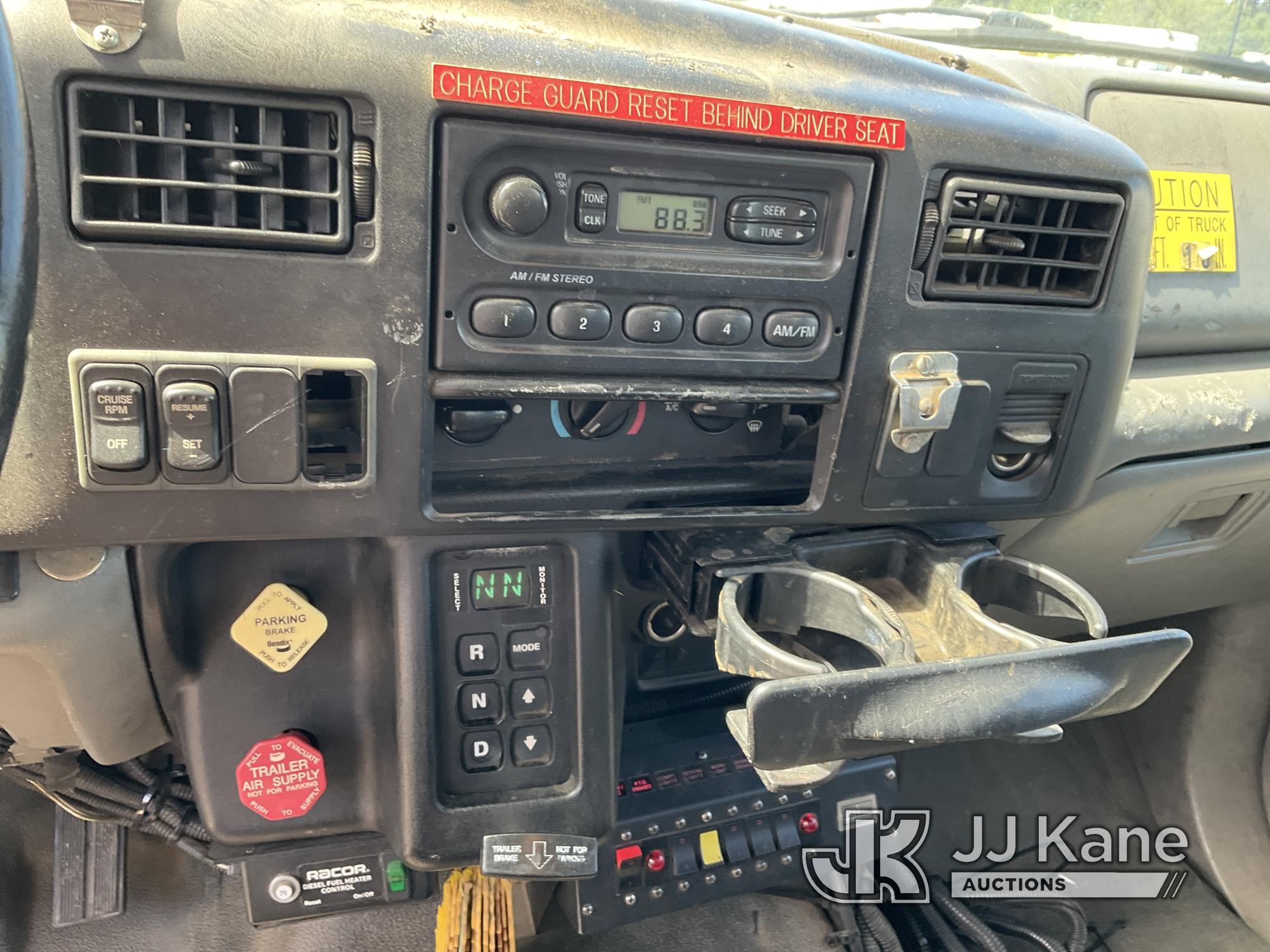 (Bellport, NY) Terex/HiRanger SC42, Over-Center Bucket Truck center mounted on 2007 Ford F750 Utilit