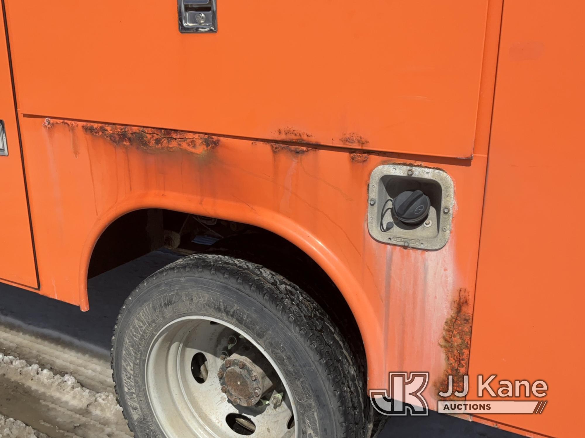 (Rome, NY) 2011 Ford F450 4x4 Enclosed Service Truck Runs & Moves, Body & Rust Damage