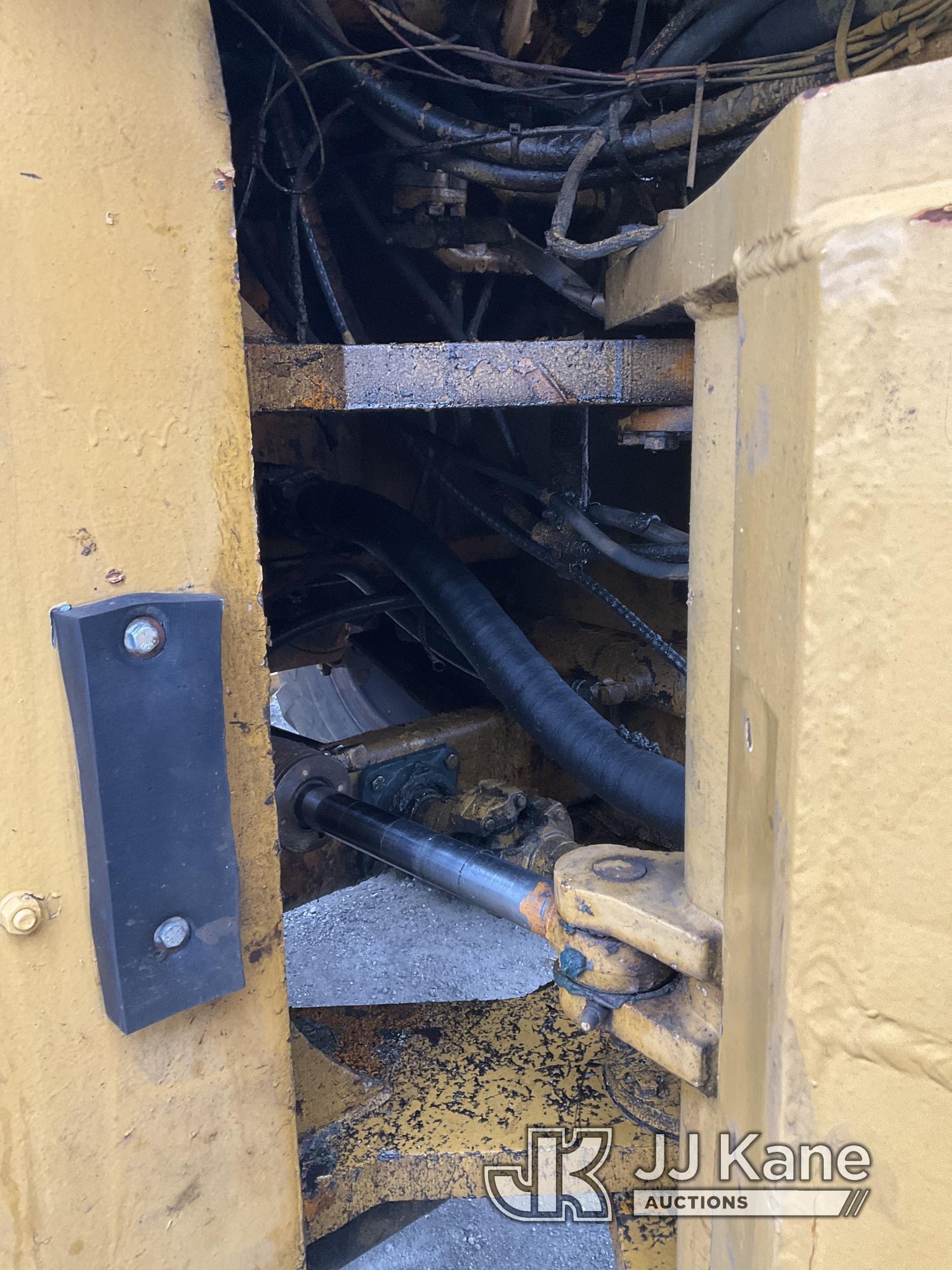 (Plymouth Meeting, PA) 1993 Case W24C Wheel Loader Runs & Operates, Body & Rust Damage, Door Hinge R