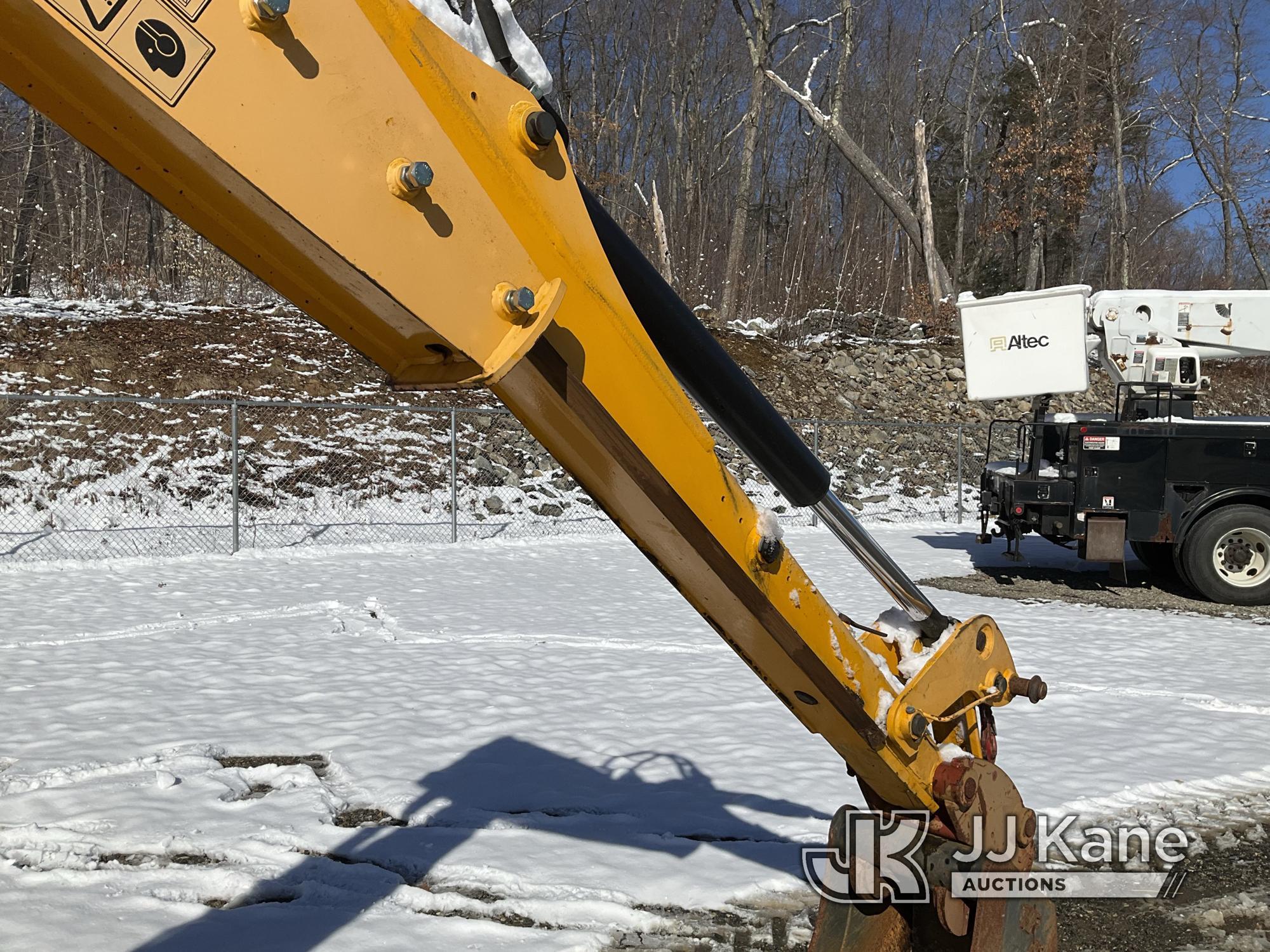 (Shrewsbury, MA) 2016 JCB 3CX-14 4x4 Tractor Loader Backhoe Runs, Moves & Operates