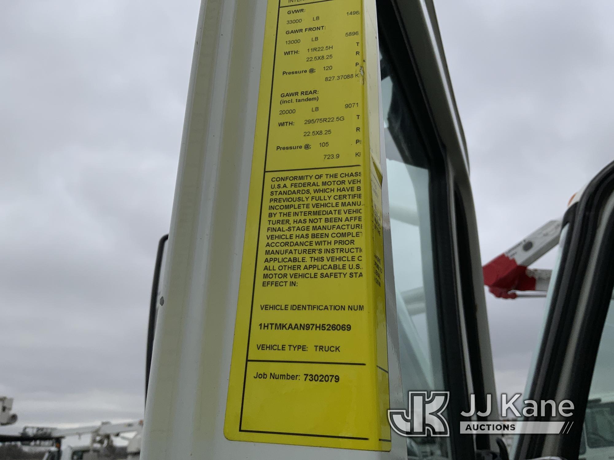 (Ashland, OH) Altec DL42-TR, Digger Derrick rear mounted on 2007 International 4400 Utility Truck Ru