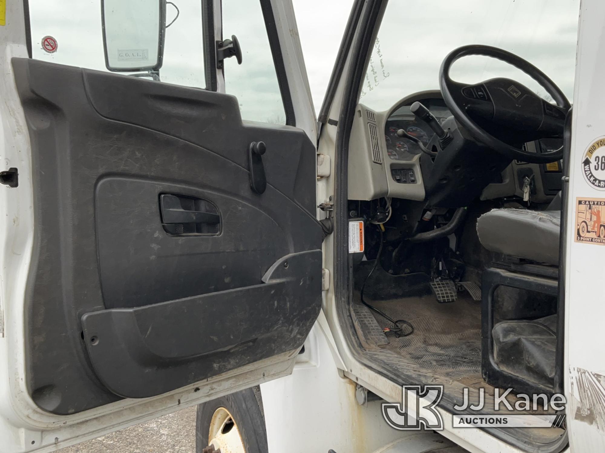 (Plymouth Meeting, PA) Altec DM47B-TR, Digger Derrick rear mounted on 2016 International 4300 Utilit