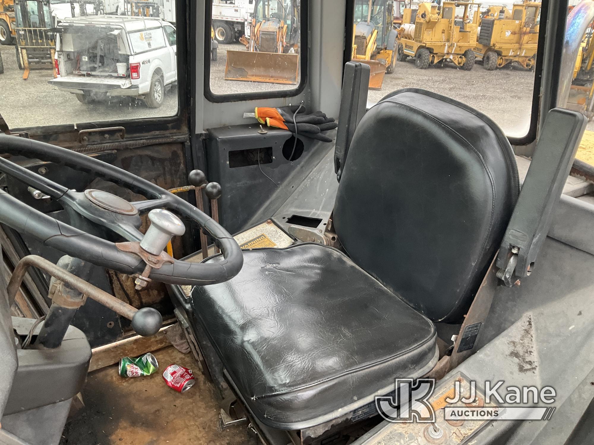 (Plymouth Meeting, PA) 1993 Case W24C Wheel Loader Runs & Operates, Body & Rust Damage, Door Hinge R