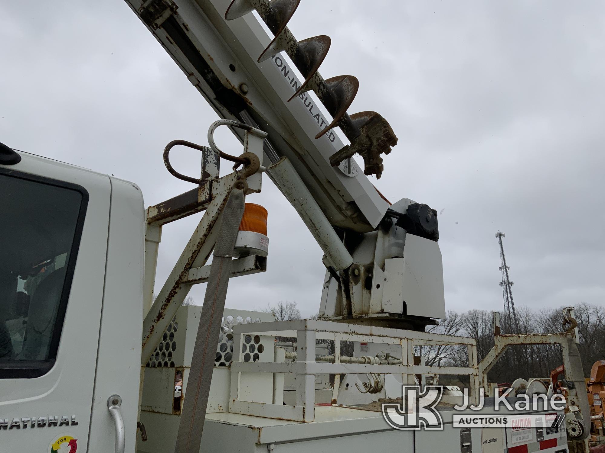 (Ashland, OH) Altec DL42-TR, Digger Derrick rear mounted on 2007 International 4400 Utility Truck Ru