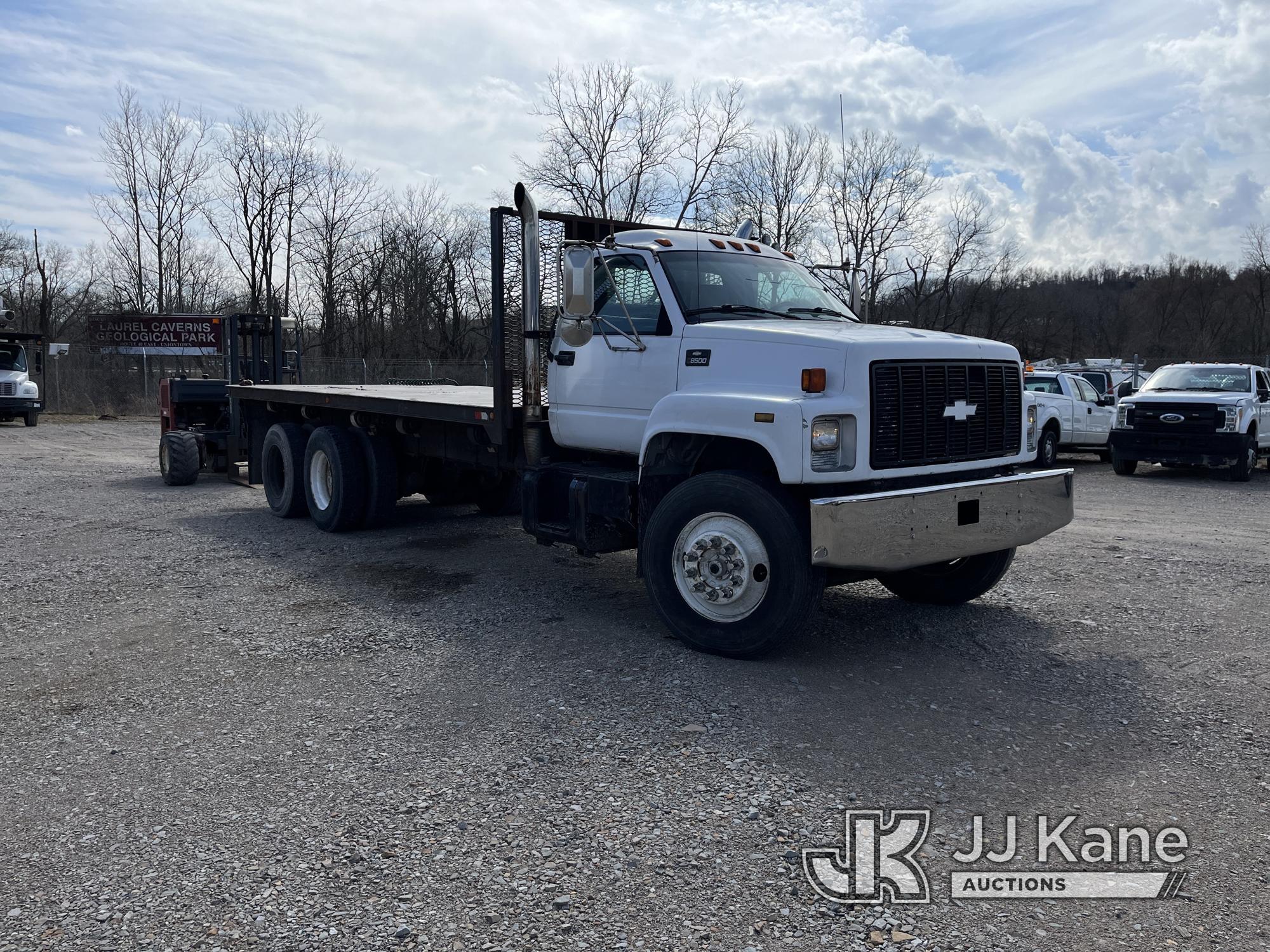 (Smock, PA) 2001 Chevrolet C7H064 Flatbed Truck Runs, Moves & Forklift Operates, Rust Damage