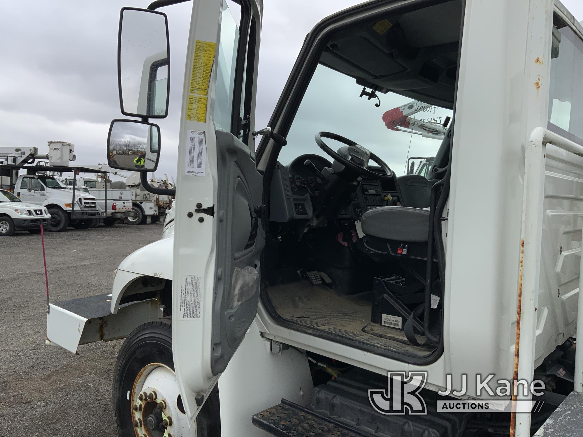 (Ashland, OH) Terex/Telelect Commander 4045, Hydraulic Truck Crane mounted behind cab on 2007 Intern