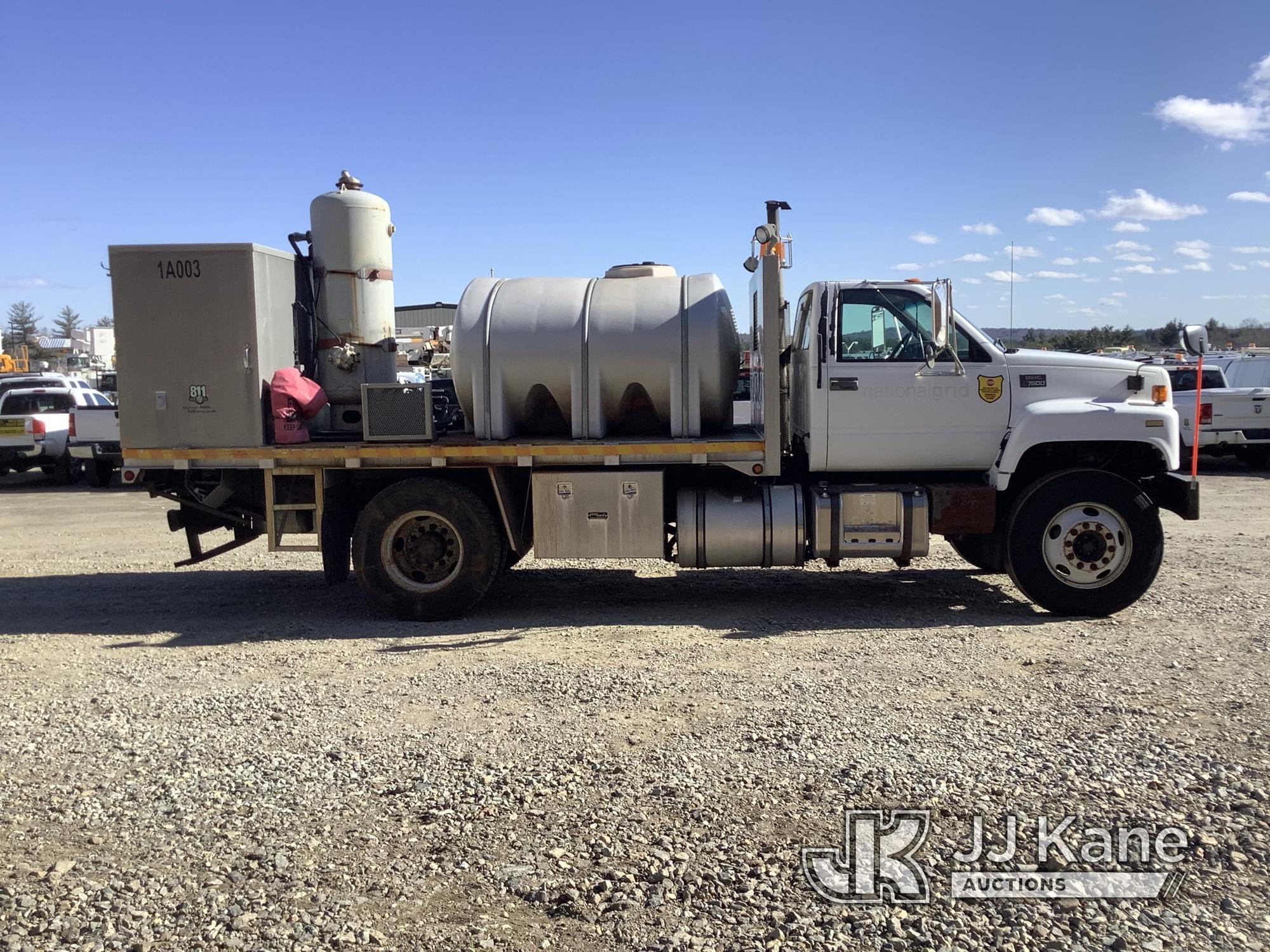 (Shrewsbury, MA) 2001 GMC C7500 Flatbed Truck Runs & Moves) (Rust Damage, Pump System Condition Unkn