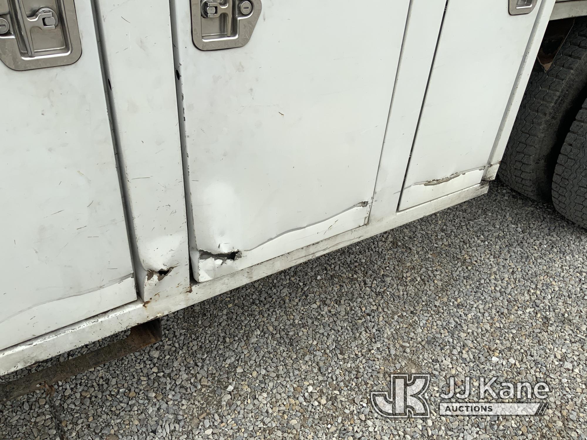 (Fort Wayne, IN) Altec LR760E70, Over-Center Elevator Bucket Truck mounted behind cab on 2013 Ford F