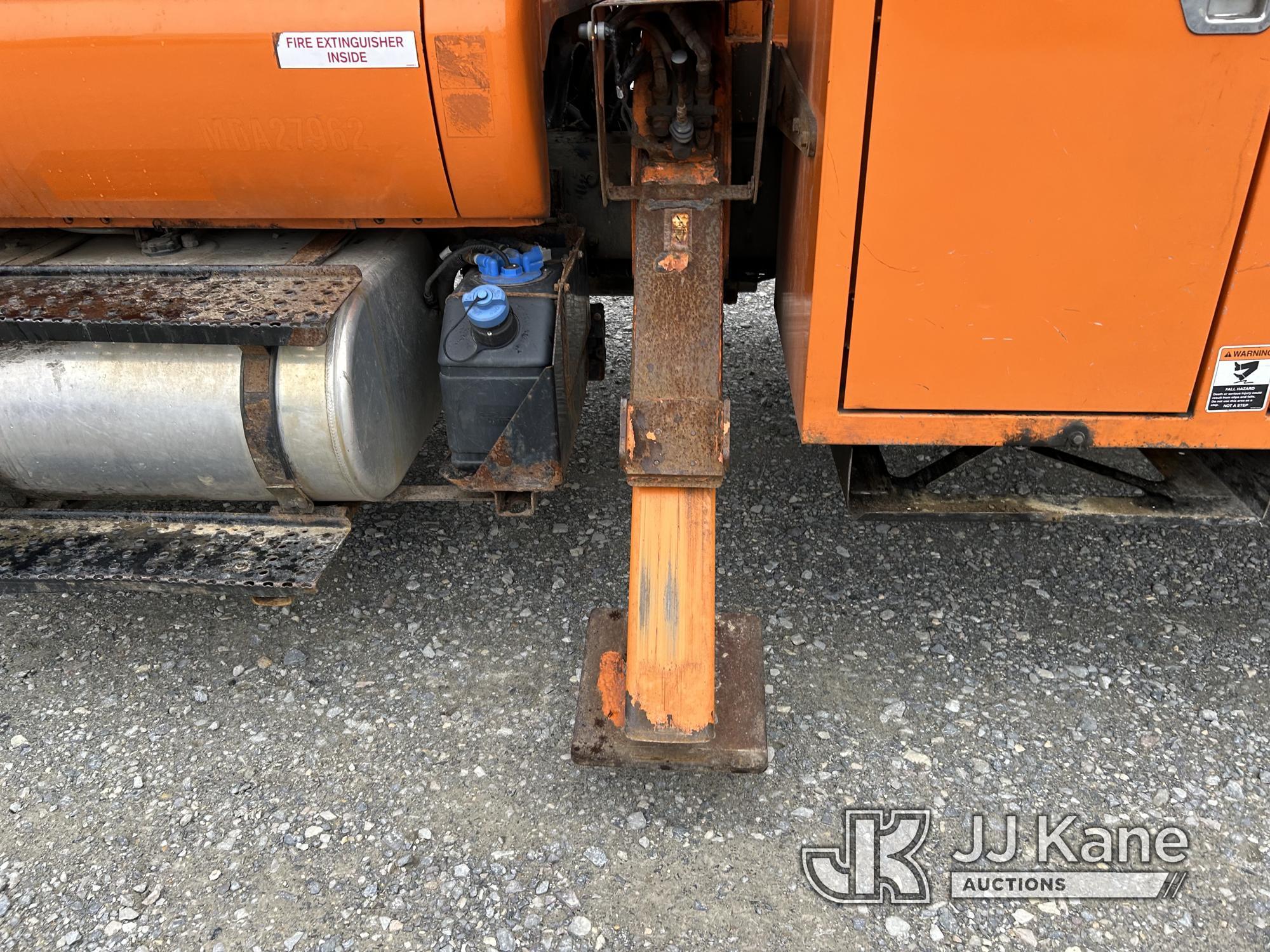 (Hagerstown, MD) Altec LR760E70, Over-Center Elevator Bucket mounted on 2013 Ford F750 Chipper Dump