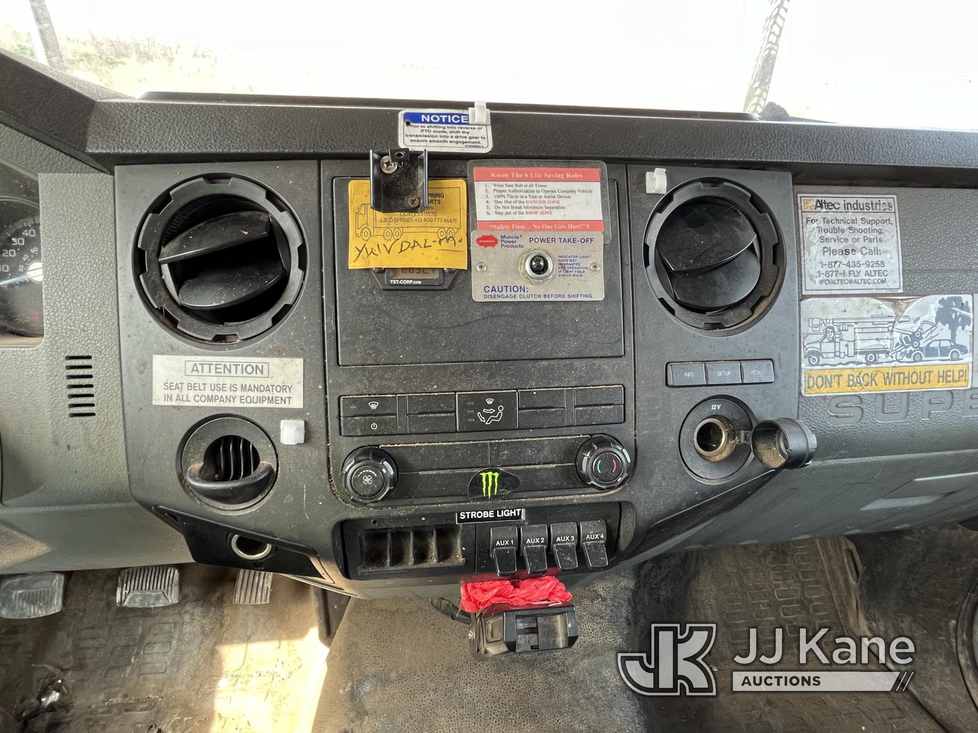 (Smock, PA) Altec LR760E70, Over-Center Elevator Bucket mounted behind cab on 2013 Ford F750 Chipper