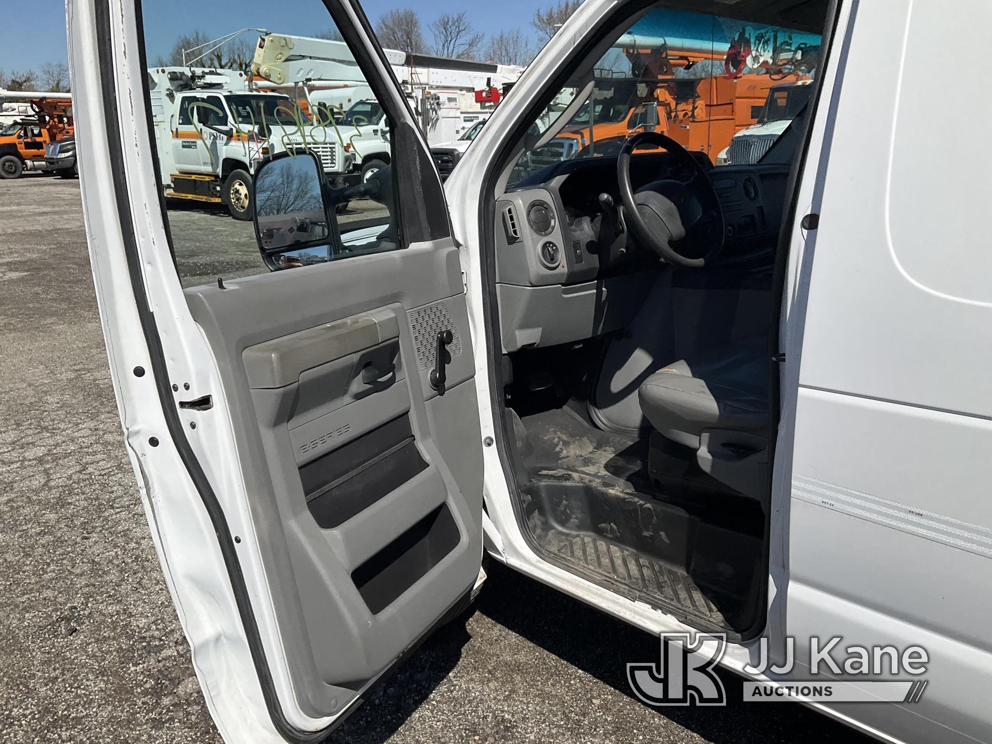 (Plymouth Meeting, PA) ETI ETT29-SNV, Telescopic Non-Insulated Bucket Van mounted on 2010 Ford E350