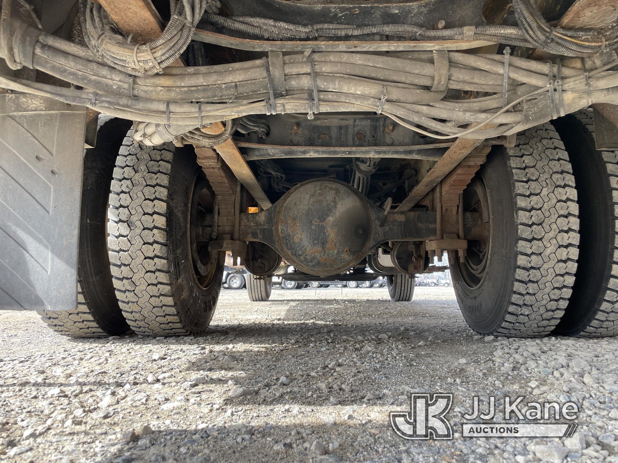 (Shrewsbury, MA) HiRanger HR50-M, Material Handling Bucket Truck rear mounted on 2007 International