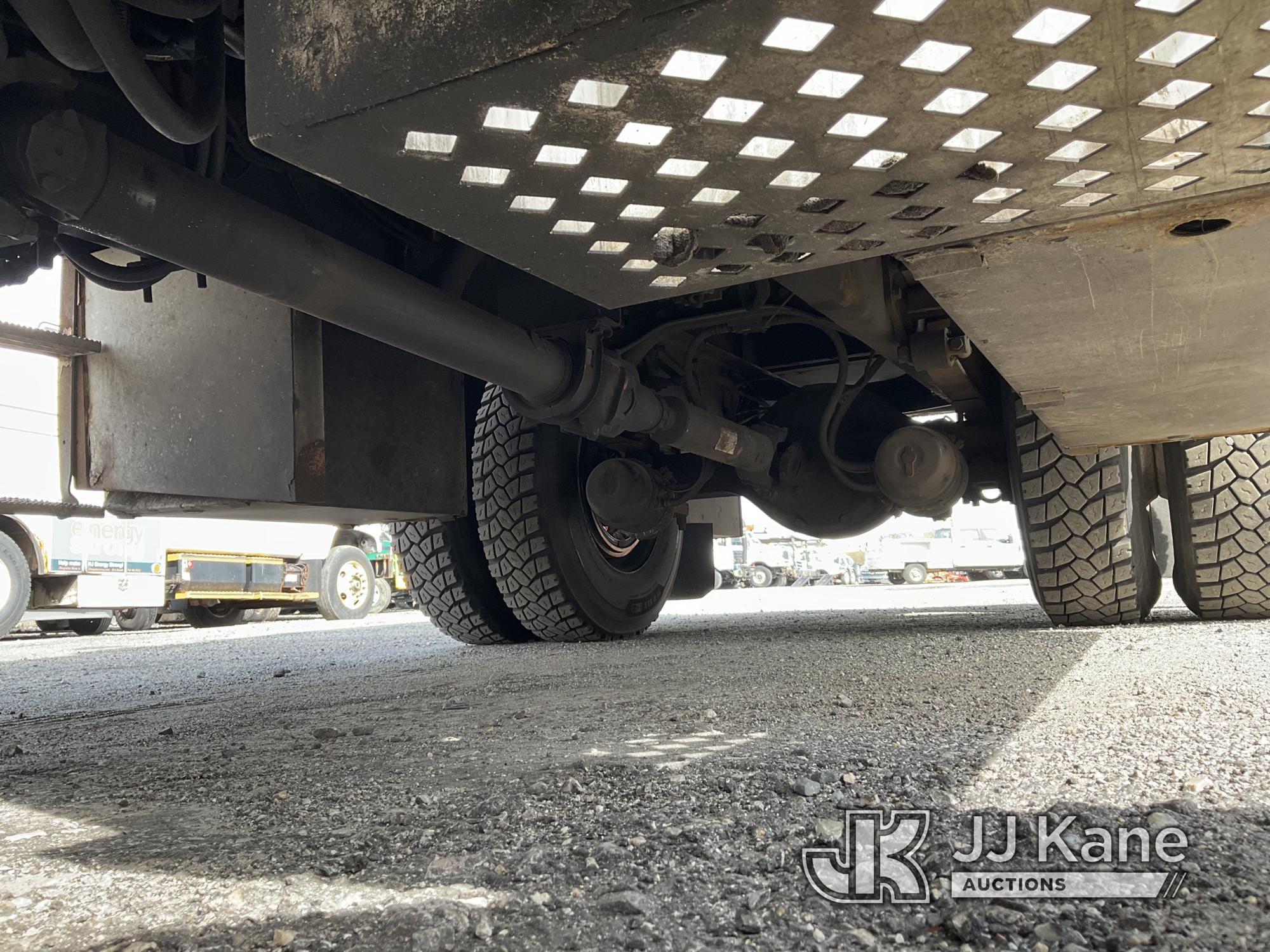 (Plymouth Meeting, PA) Versalift V0255REV-02, Over-Center Bucket Truck mounted behind cab on 2010 Fo