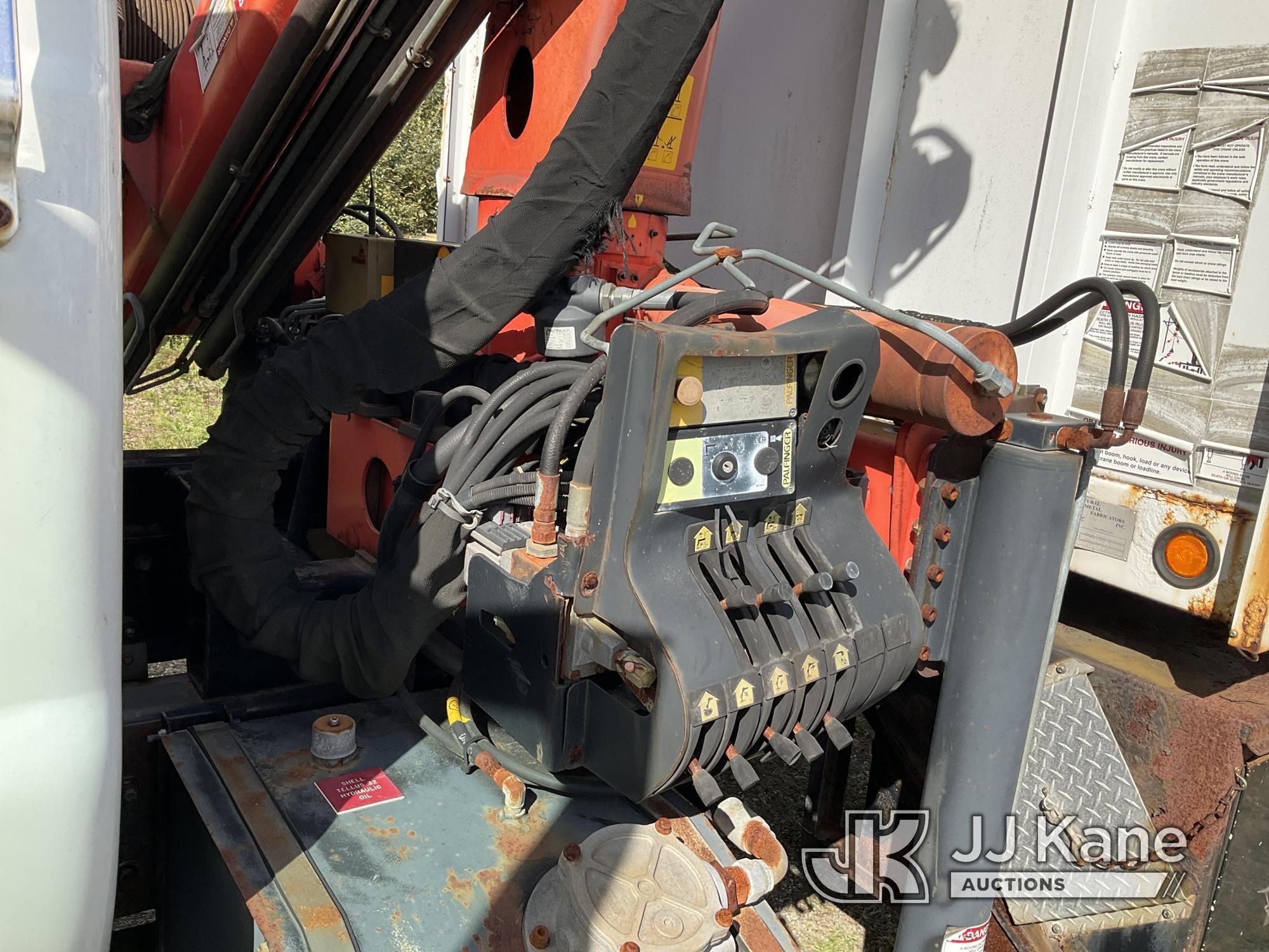 (Bellport, NY) Palfinger PK10000, Knuckleboom Crane mounted behind cab on 2006 Ford F750 Flatbed Tru