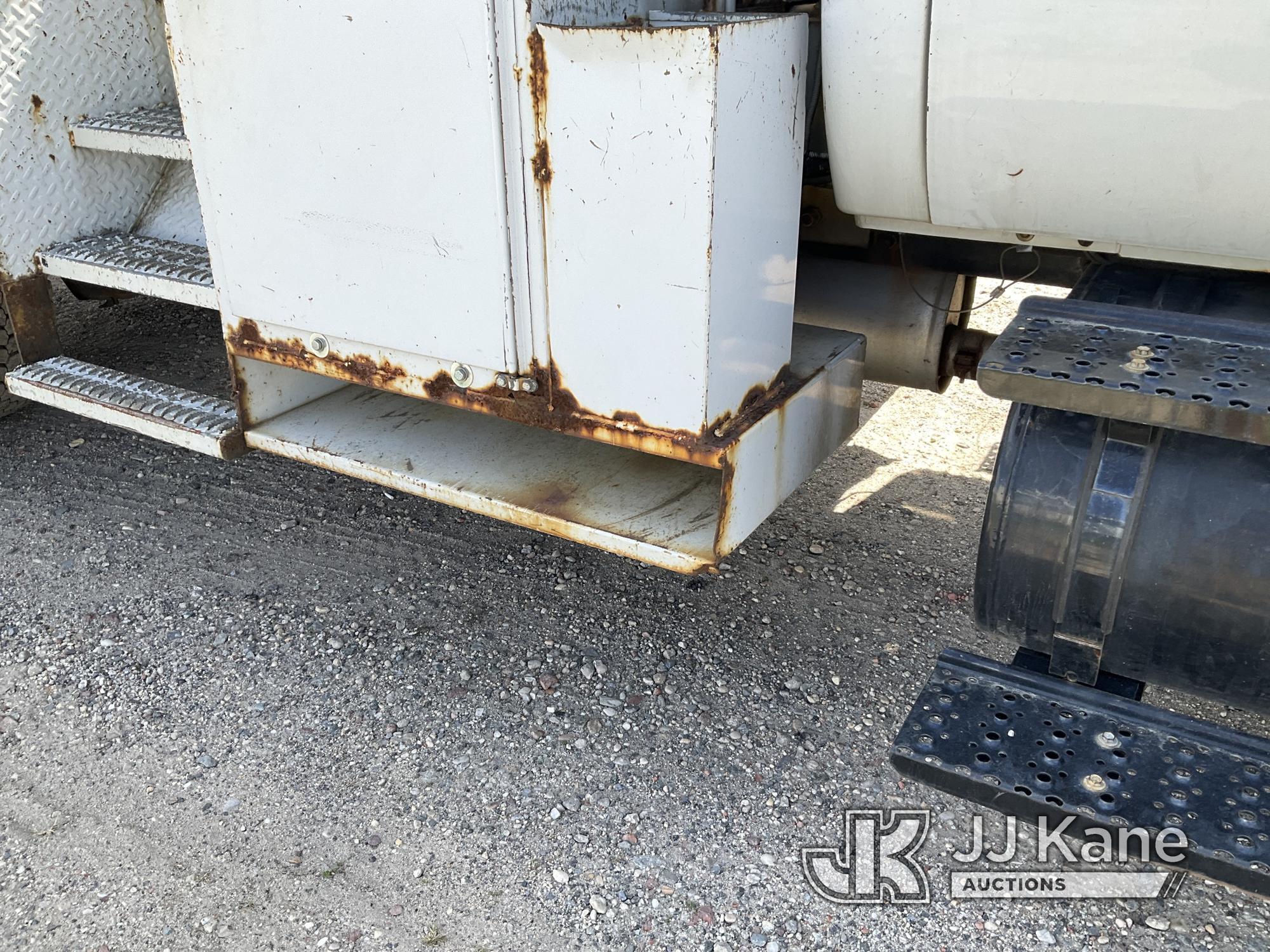 (Bellport, NY) Terex/HiRanger SC42, Over-Center Bucket Truck center mounted on 2007 Ford F750 Utilit