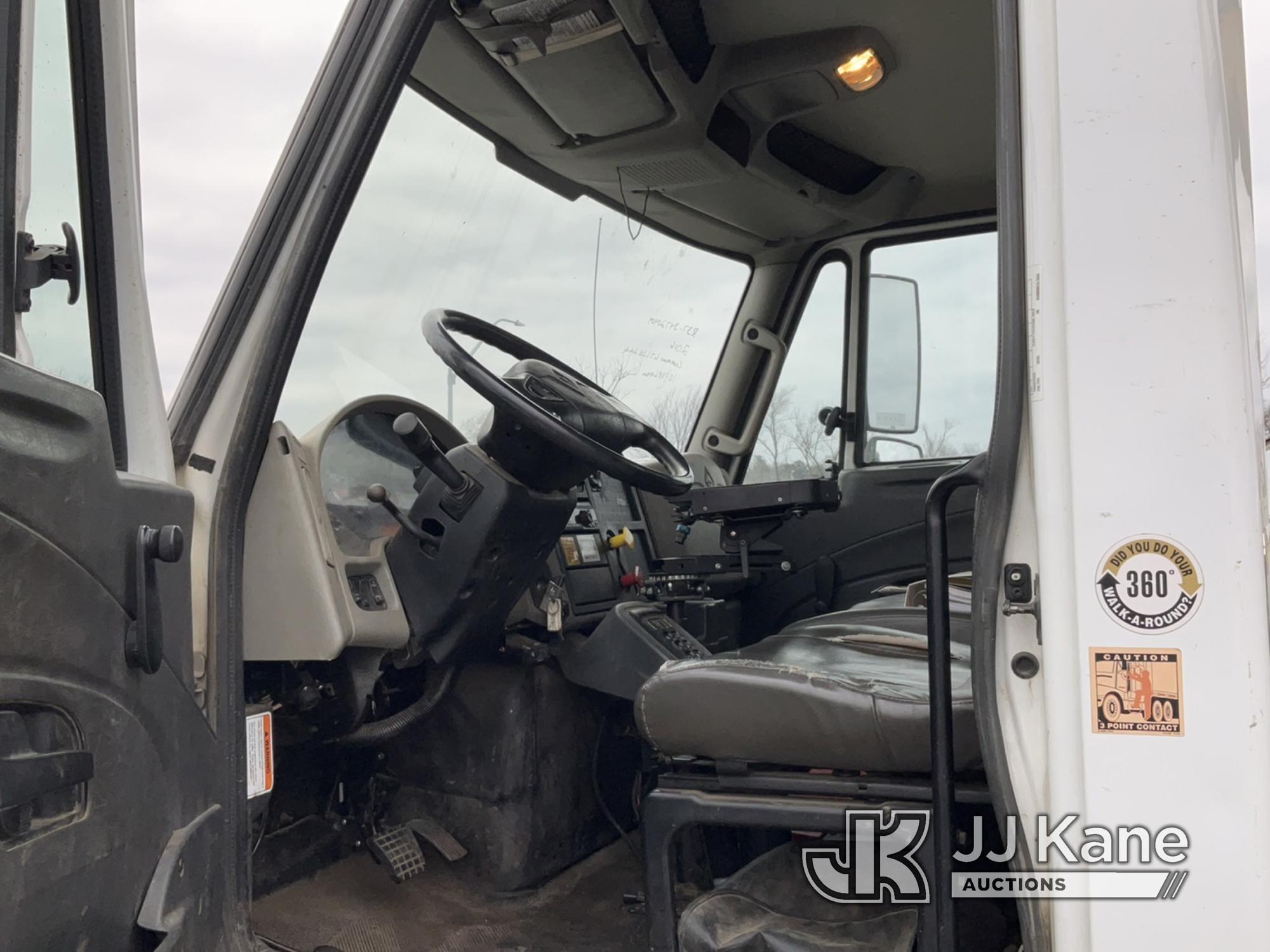 (Plymouth Meeting, PA) Altec DM47B-TR, Digger Derrick rear mounted on 2016 International 4300 Utilit