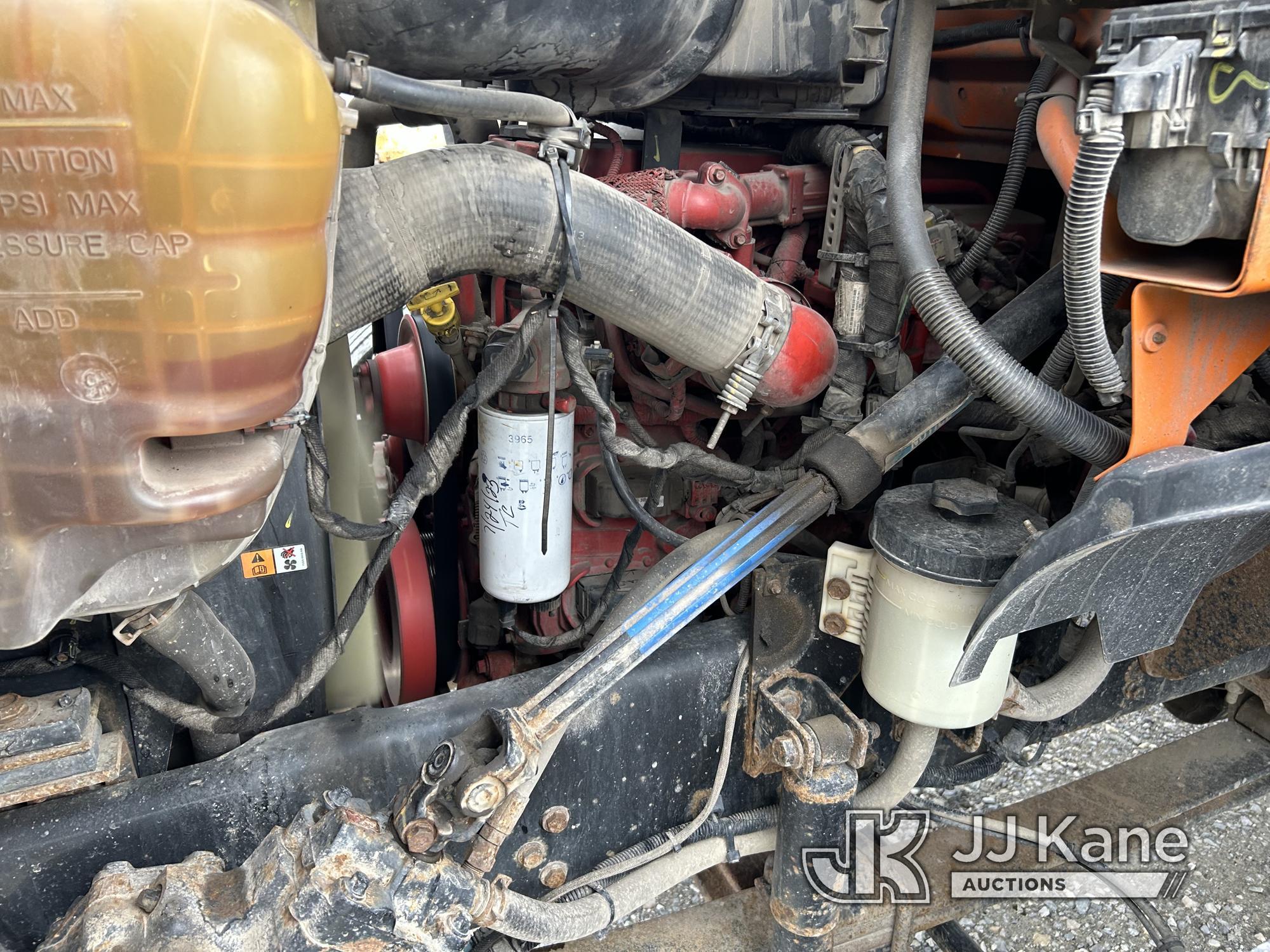 (Hagerstown, MD) Altec LR760E70, Over-Center Elevator Bucket mounted on 2013 Ford F750 Chipper Dump