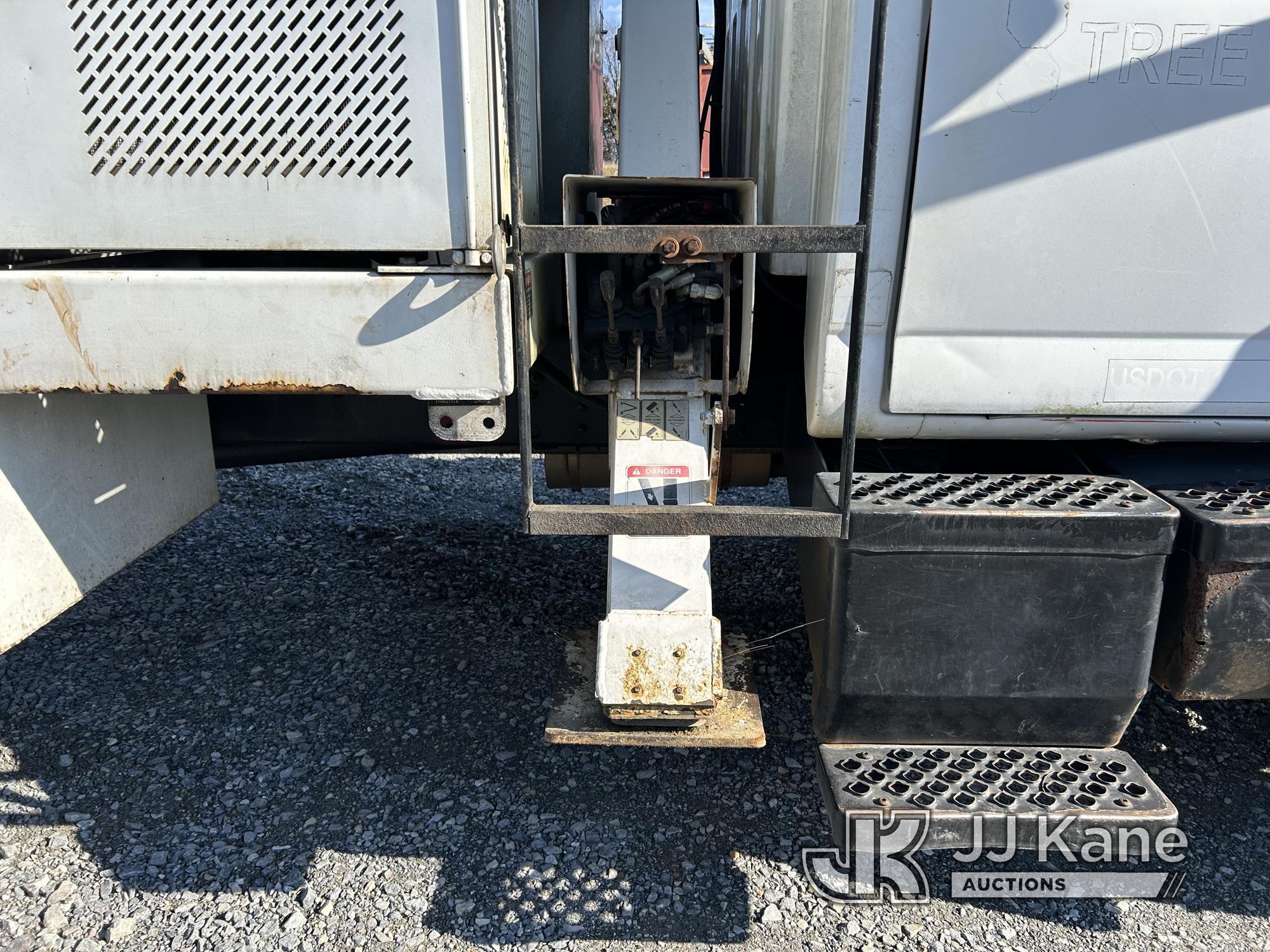 (Hagerstown, MD) Altec LRV55, Over-Center Bucket Truck mounted on 2008 GMC C7500 Chipper Dump Truck