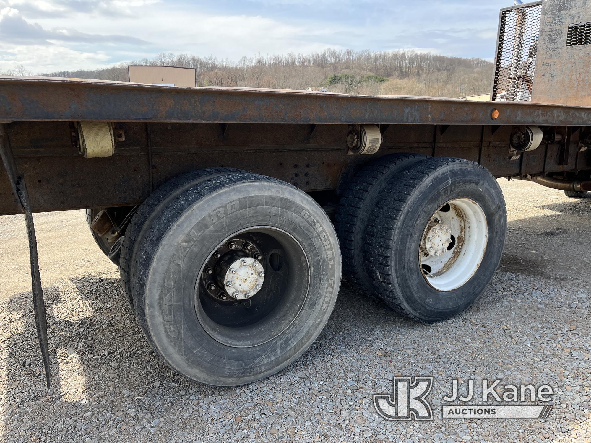 (Smock, PA) 2001 Chevrolet C7H064 Flatbed Truck Runs, Moves & Forklift Operates, Rust Damage