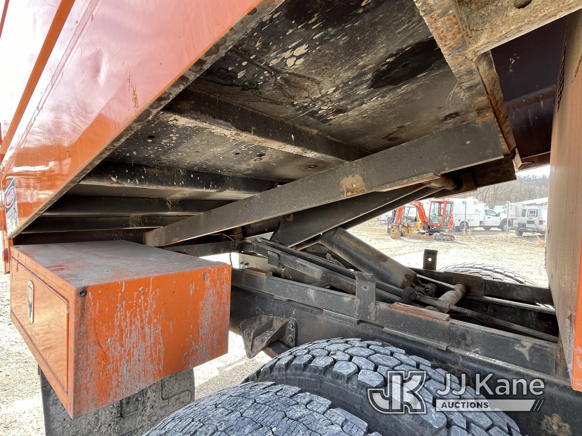 (Smock, PA) Altec LR760E70, Over-Center Elevator Bucket mounted behind cab on 2013 Ford F750 Chipper