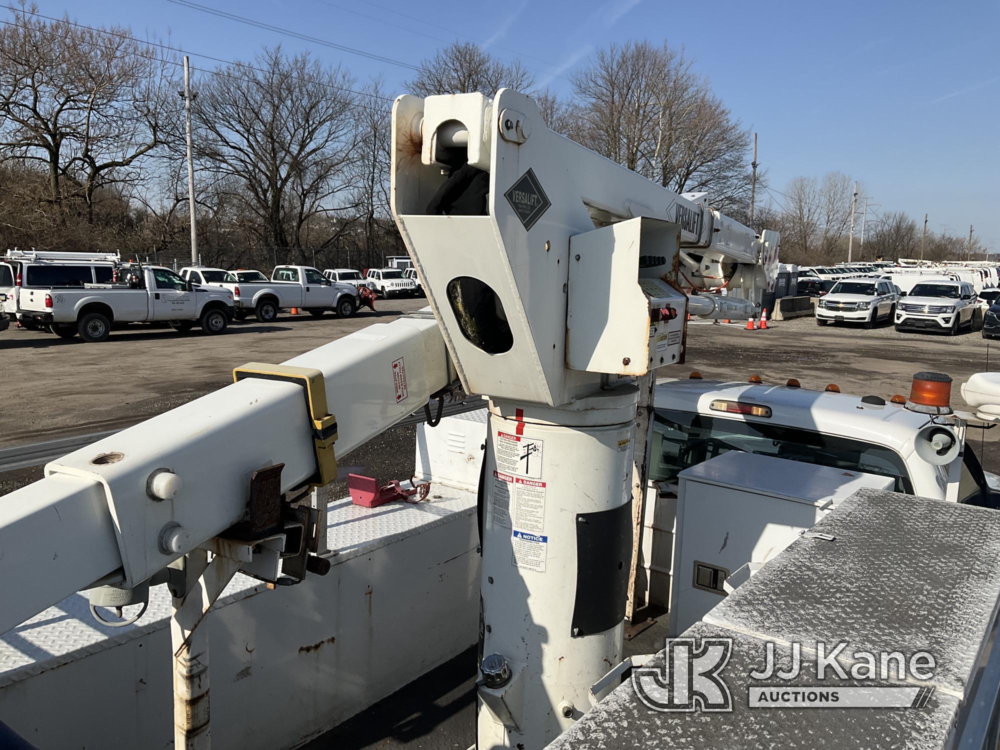 (Plymouth Meeting, PA) Versalift SST40EIH, Articulating & Telescopic Bucket Truck mounted on 2011 Fo