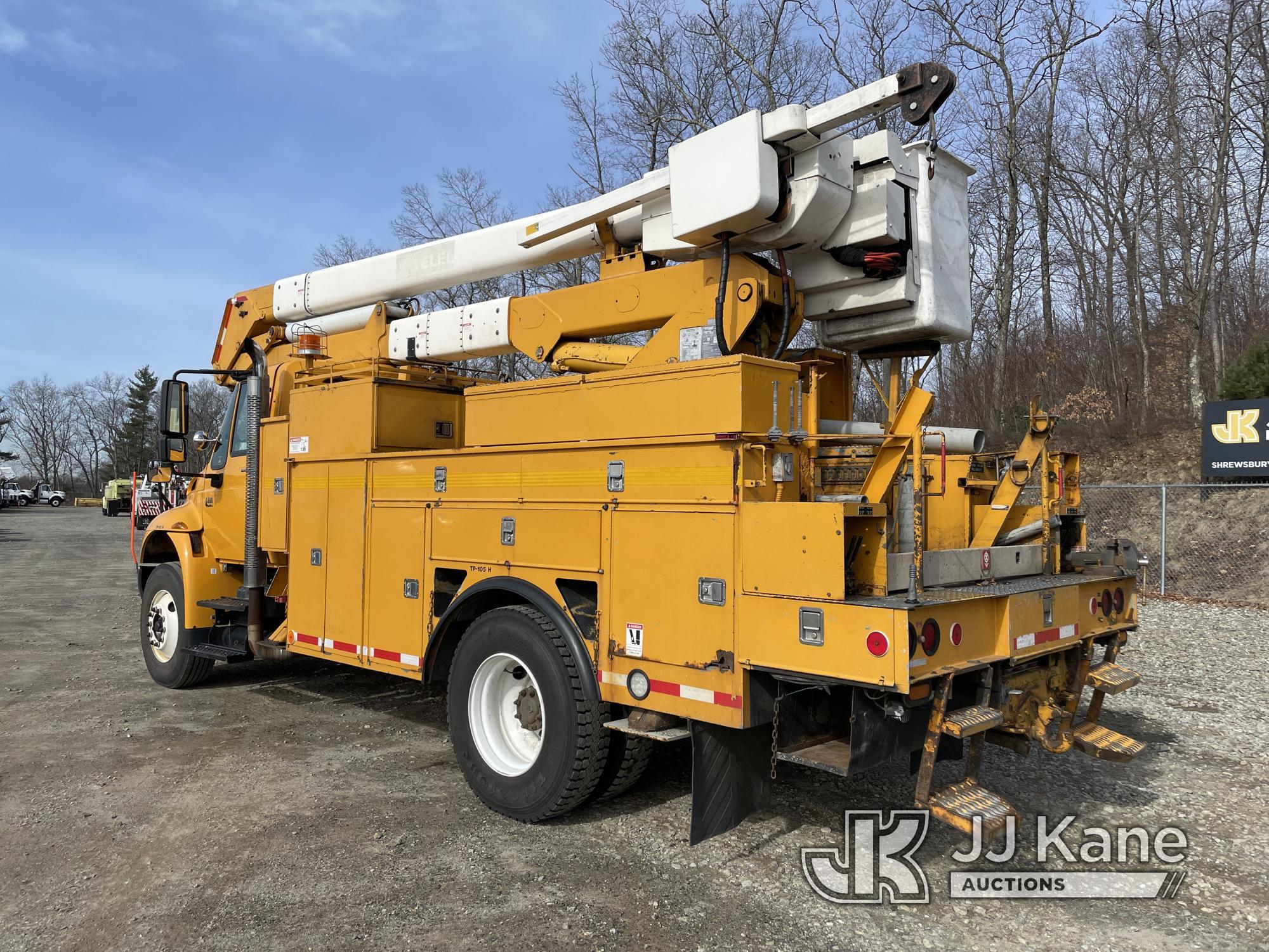 (Shrewsbury, MA) HiRanger HR50-M, Material Handling Bucket Truck rear mounted on 2007 International