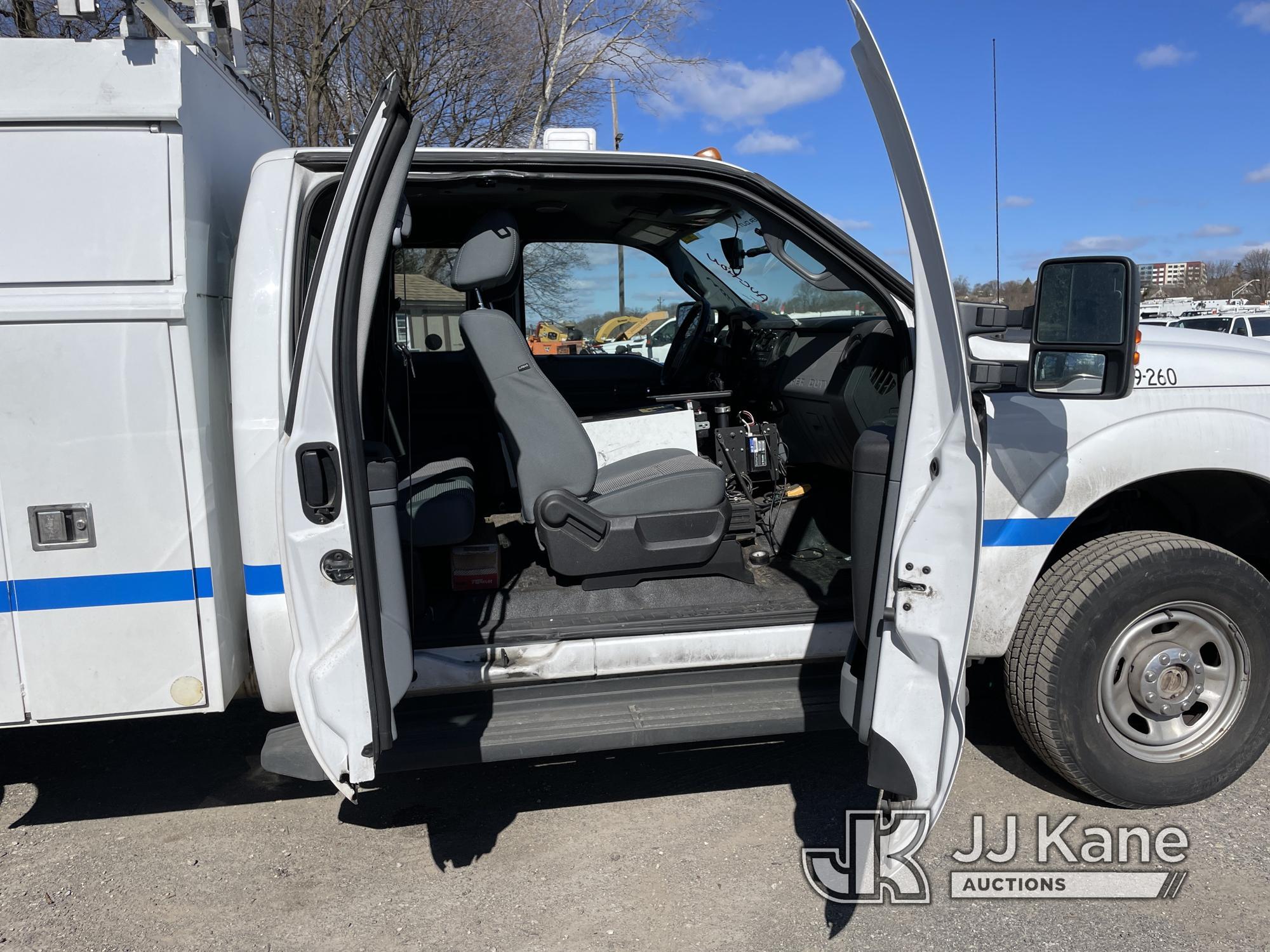 (Plymouth Meeting, PA) 2013 Ford F350 4x4 Extended-Cab Enclosed Service Truck Runs & Moves, Body & R