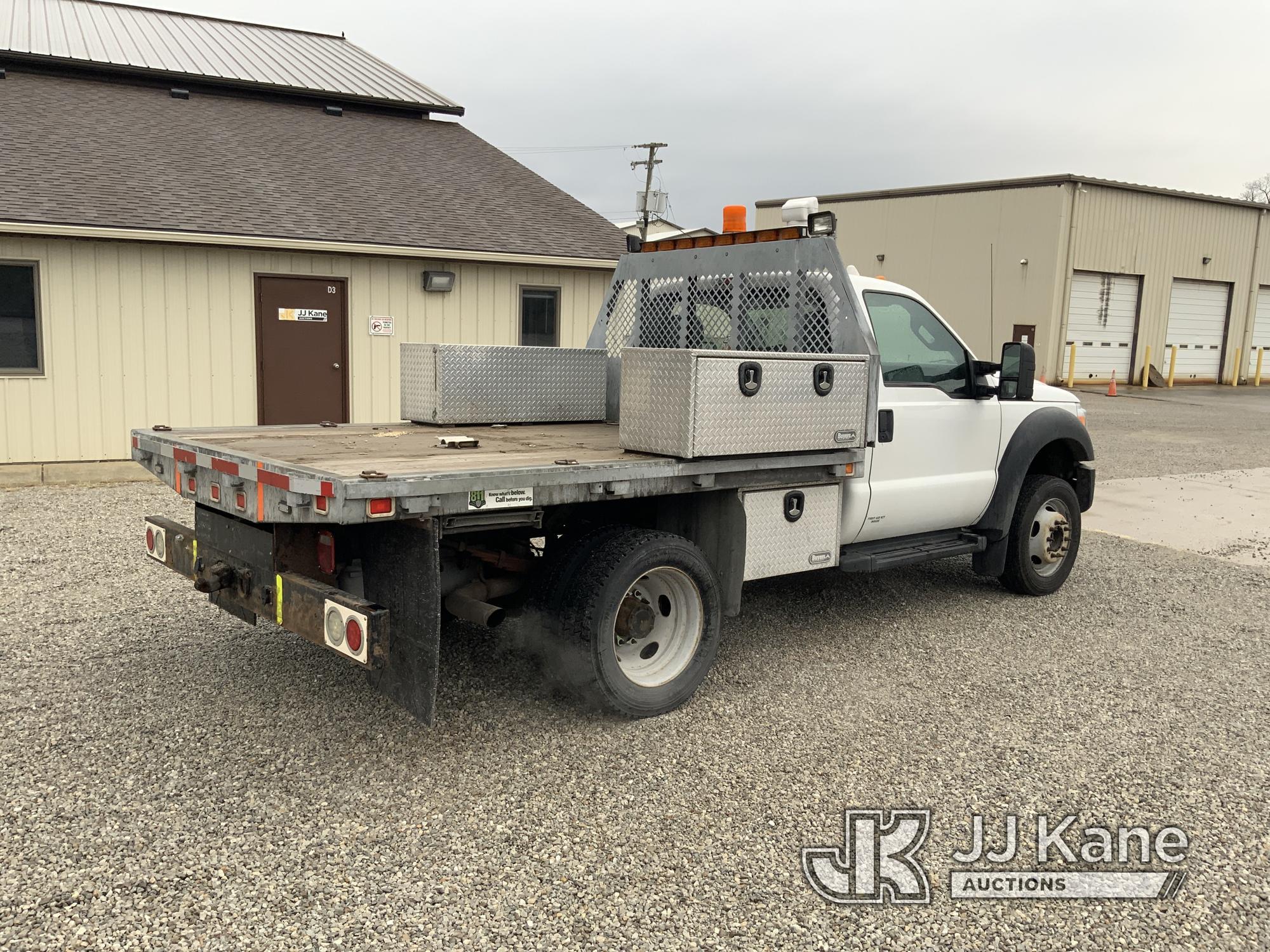 (Fort Wayne, IN) 2012 Ford F450 4x4 Flatbed Truck Runs & Moves