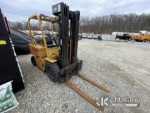 Caterpillar V50D Rubber Tired Forklift Runs & Operates) (Does Not Move, Drivetrain Condition Unknown