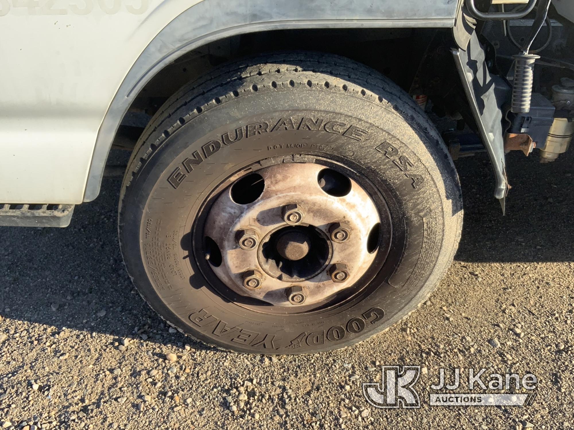 (Charlotte, MI) 2006 Isuzu NPR Spray Truck Runs, Moves, Jump To Start